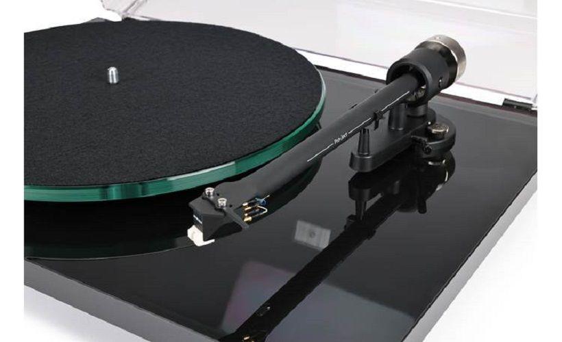 Pro-Ject  T2 W High Gloss  Tornamesa black -4