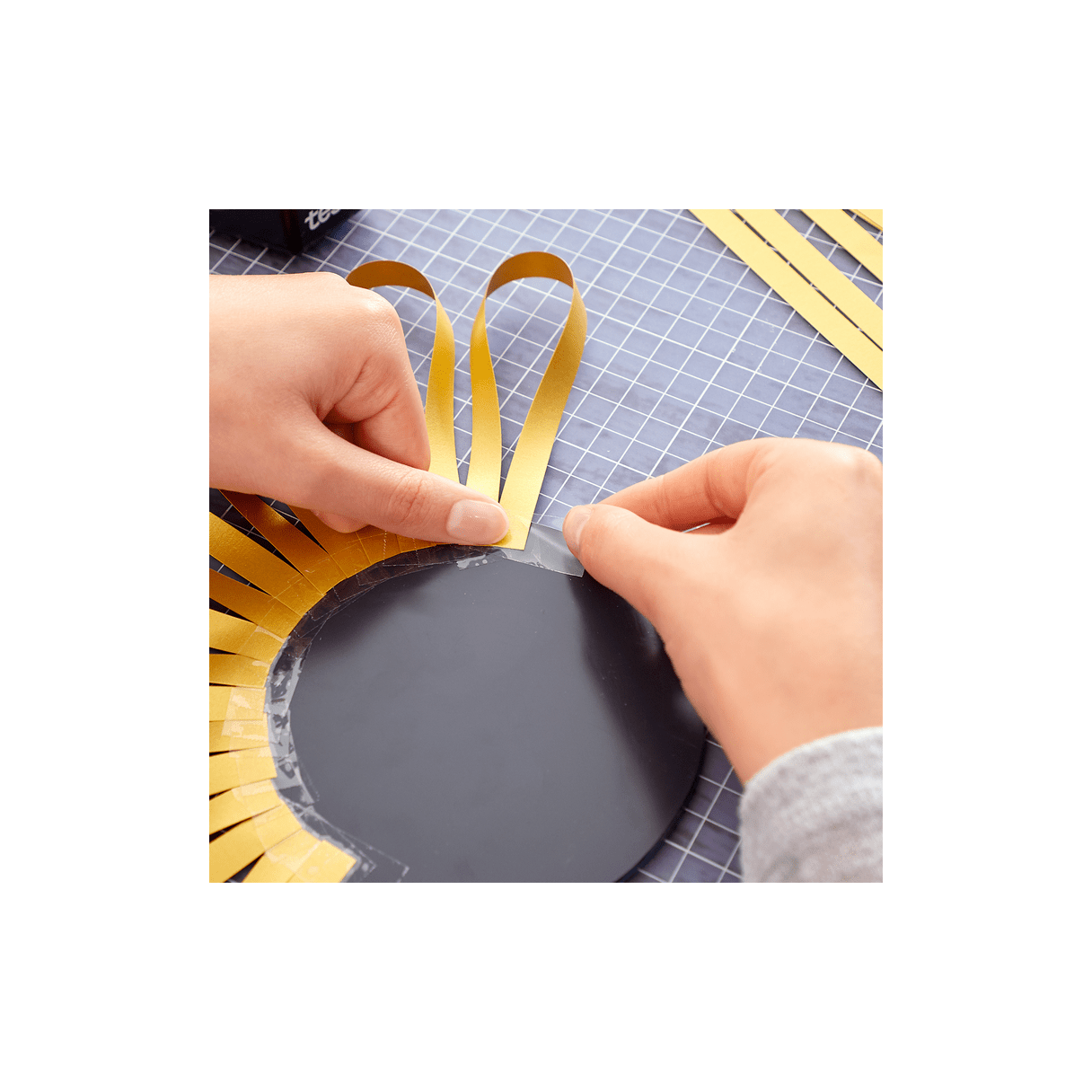 Cinta adhesiva Tesa cristal 19 mm x 25 m con corte fácil-1