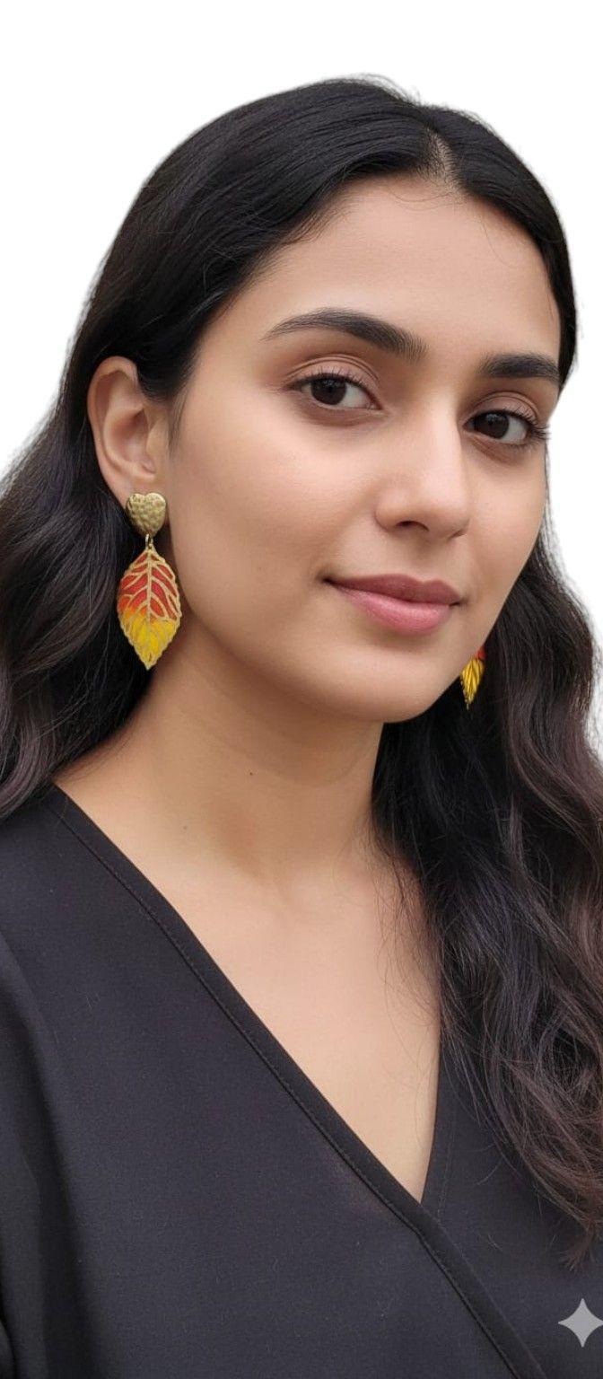 Aros Hoja Bicolor Amarillo & Rojo – Diseño Elegante con Broche en Forma de Corazón-2