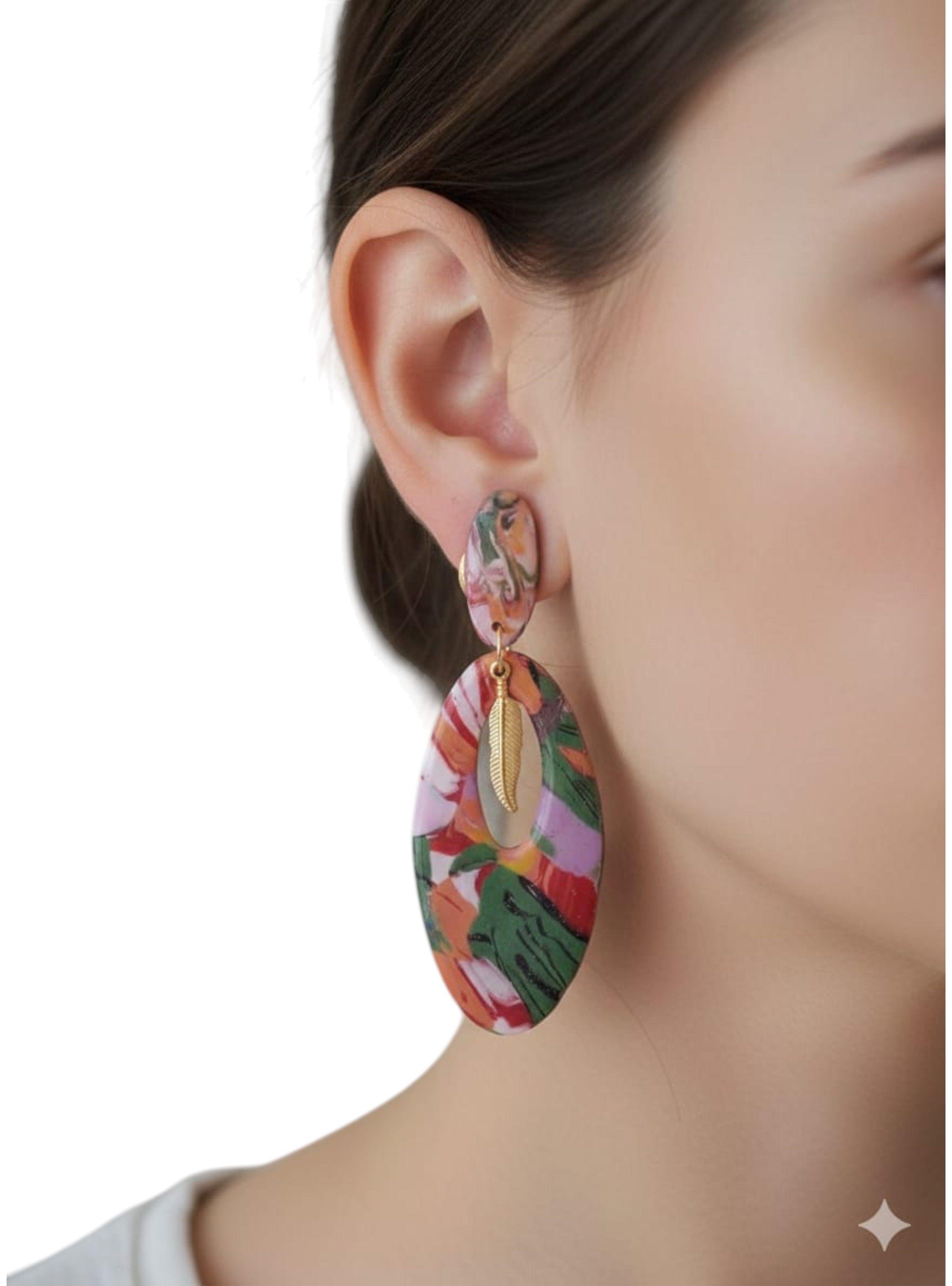 Aros Circulares Artesanales con Colgantes Multicolor – Hechos a Mano-2