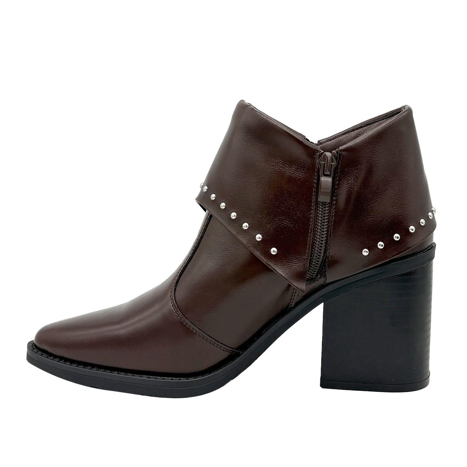 Botin para mujer solapa con tachas cafe Danicolle-2