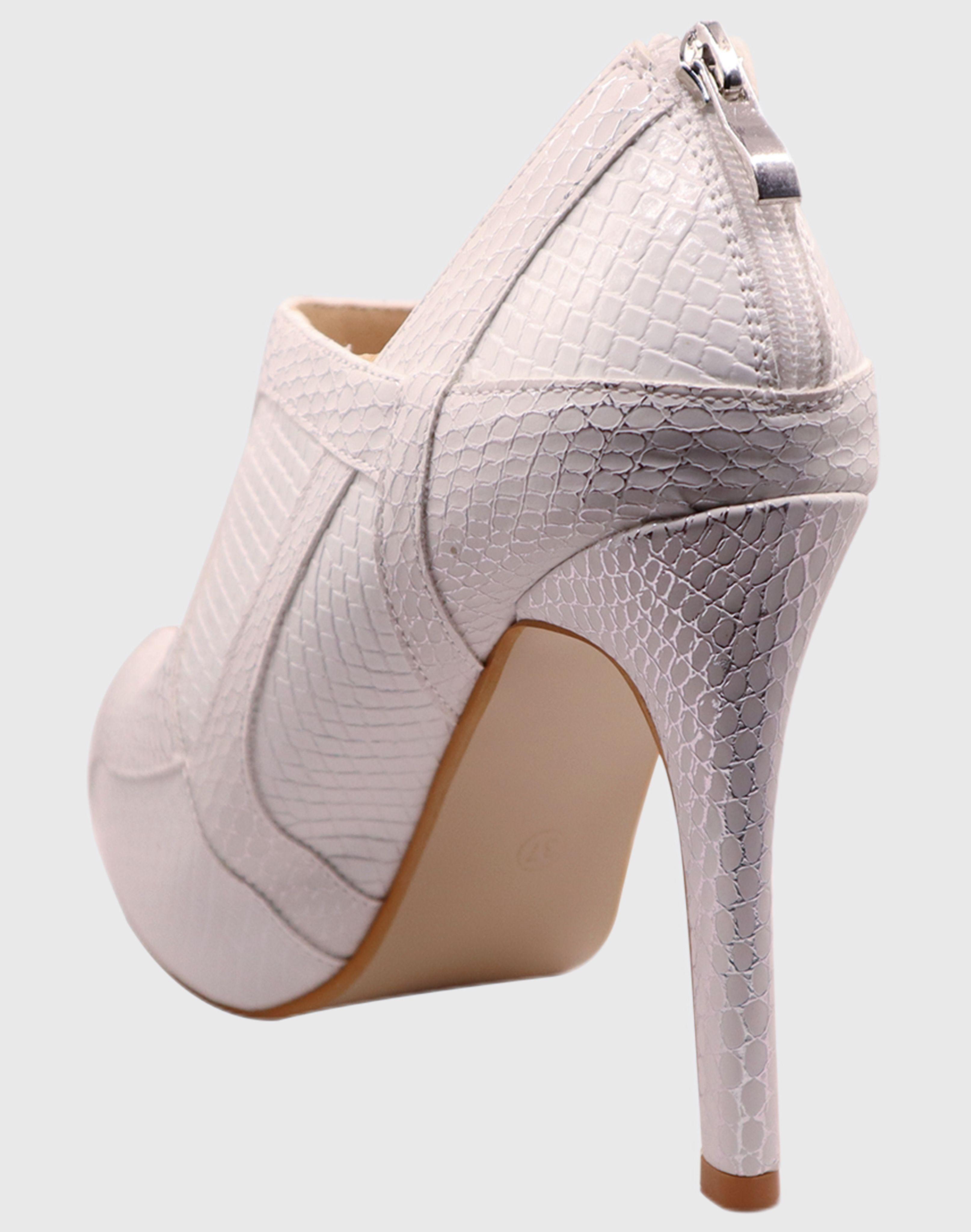 Botin taco aguja Blanco-3
