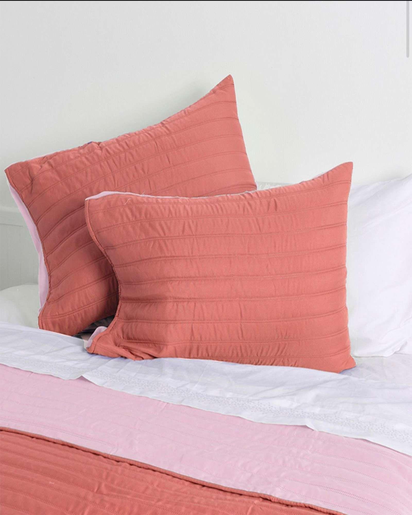 Quilt Cubrecama MAS 1 ALMOHADA DE REGALO plaza y media Mashini B02-2