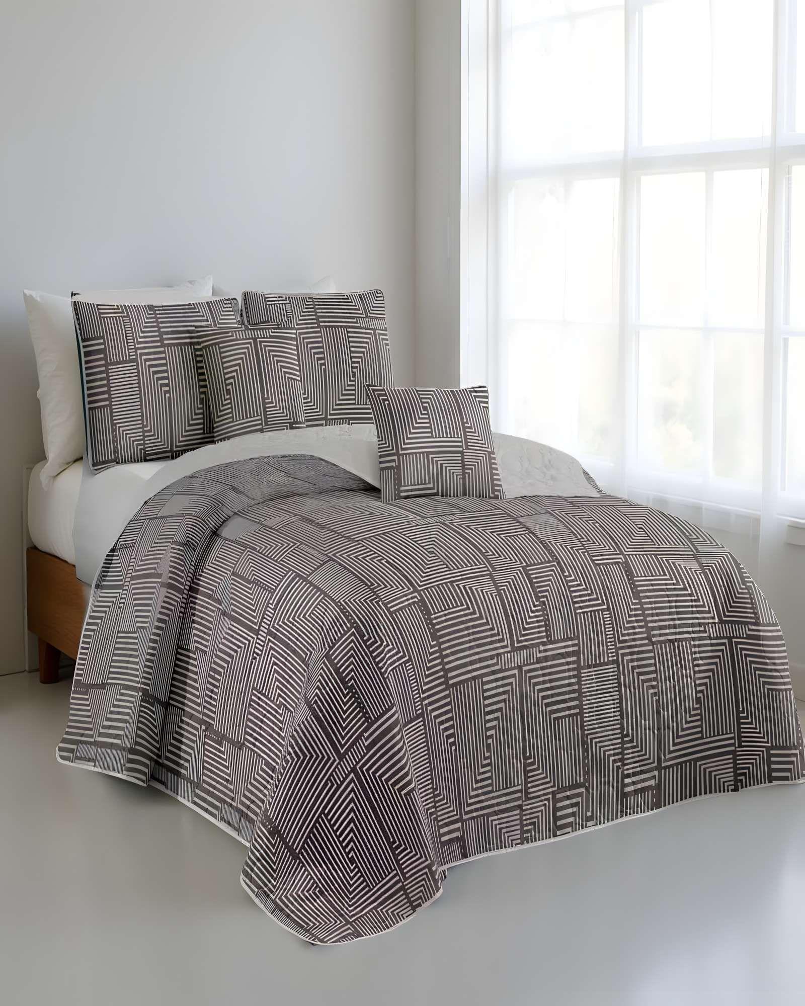 CUBRECAMA CON DISEÑOS  KING 250 X 270 CM + 2 ALMOHADAS P07-3