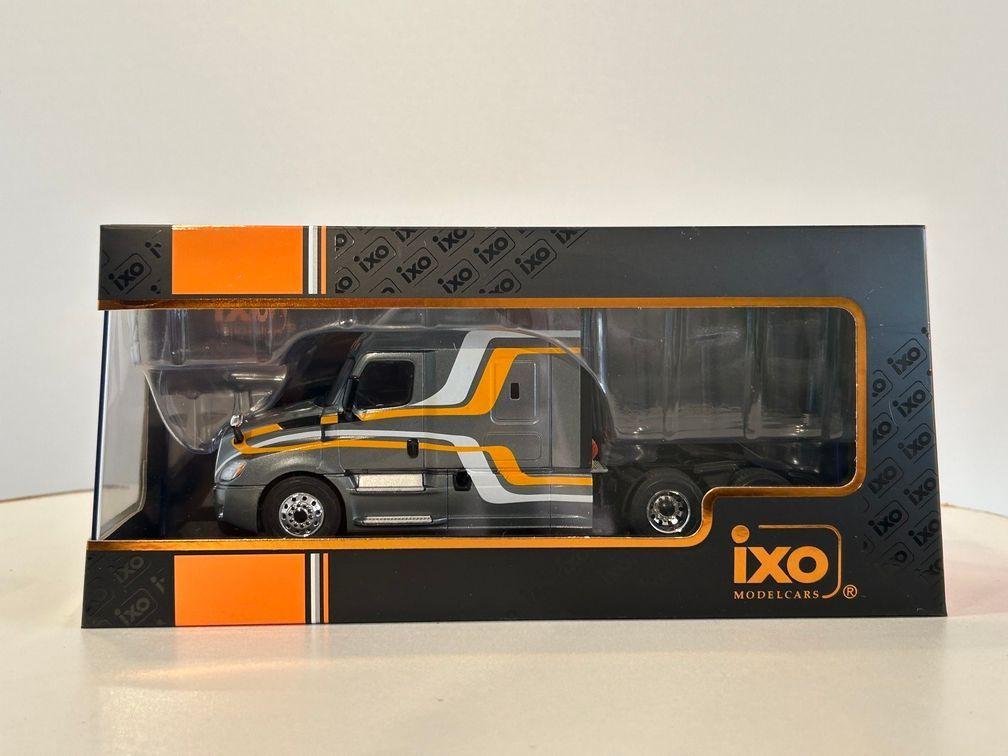 Camión Freightliner Cascadia (2018). IXO Models. Miniatura escala 1:43-6