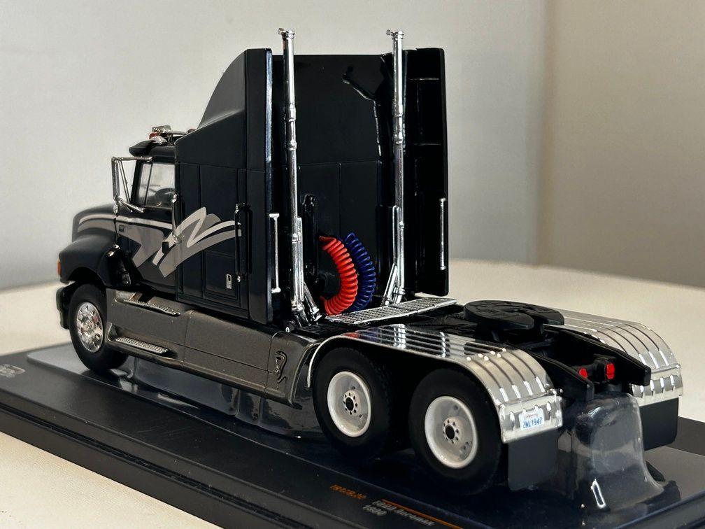 Camión Ford Aeromax Tractor Truck 1990 – Ixo Models. Miniatura escala 1:43-4