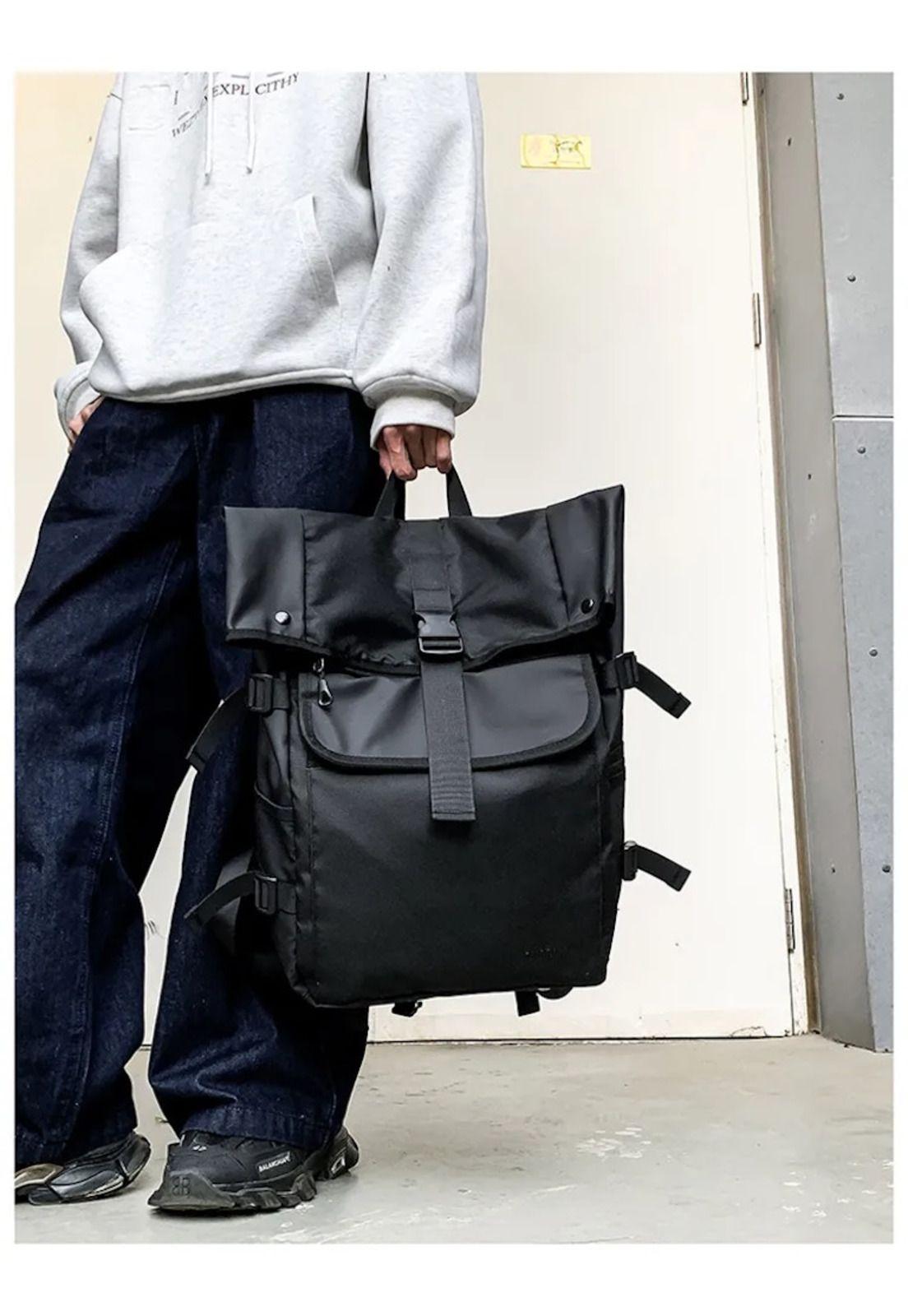 Mochila Urbana Negra Porta Notebook Hebilla Unisex-3