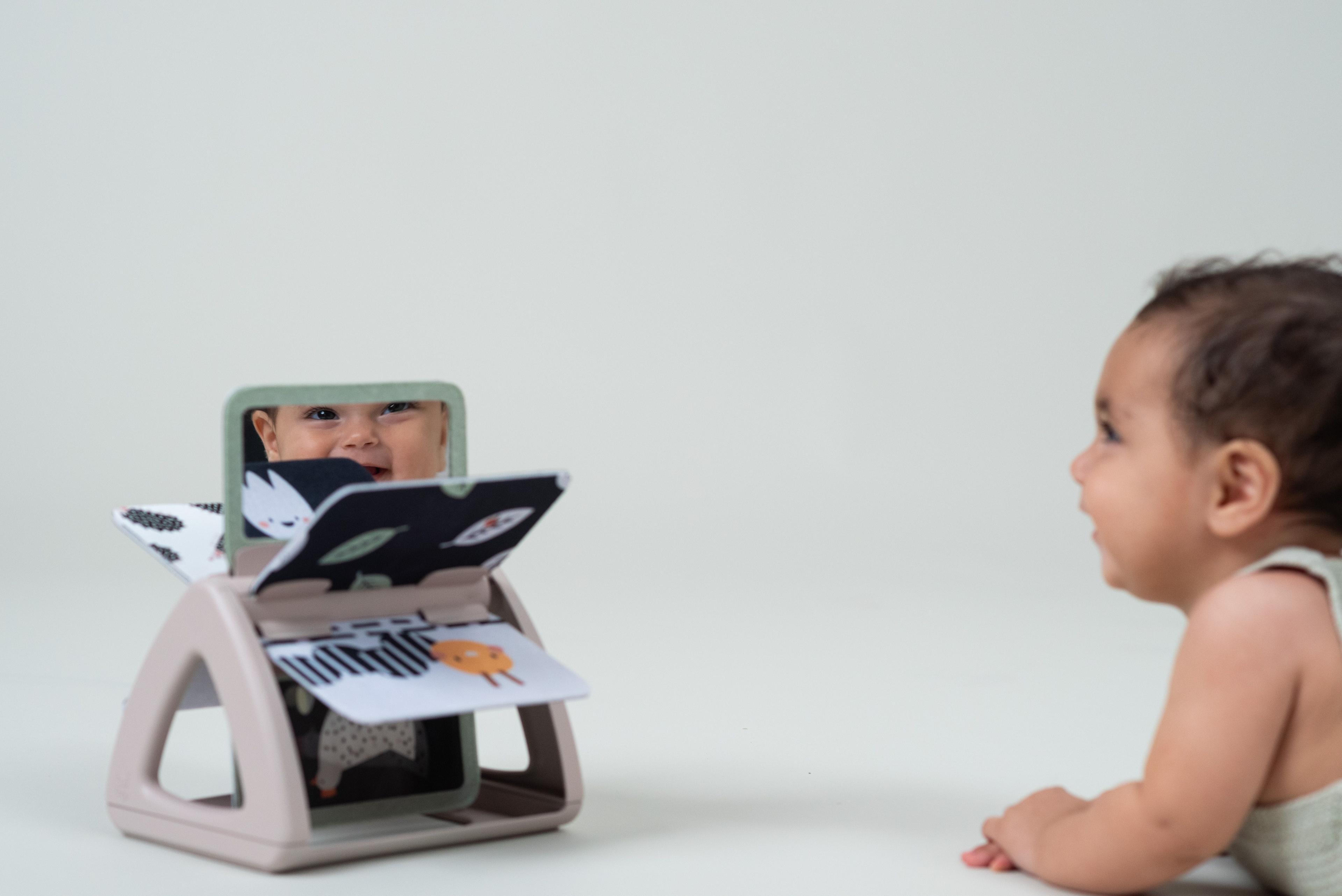 Libro Giratorio De Actividades Blanco y Negro -5