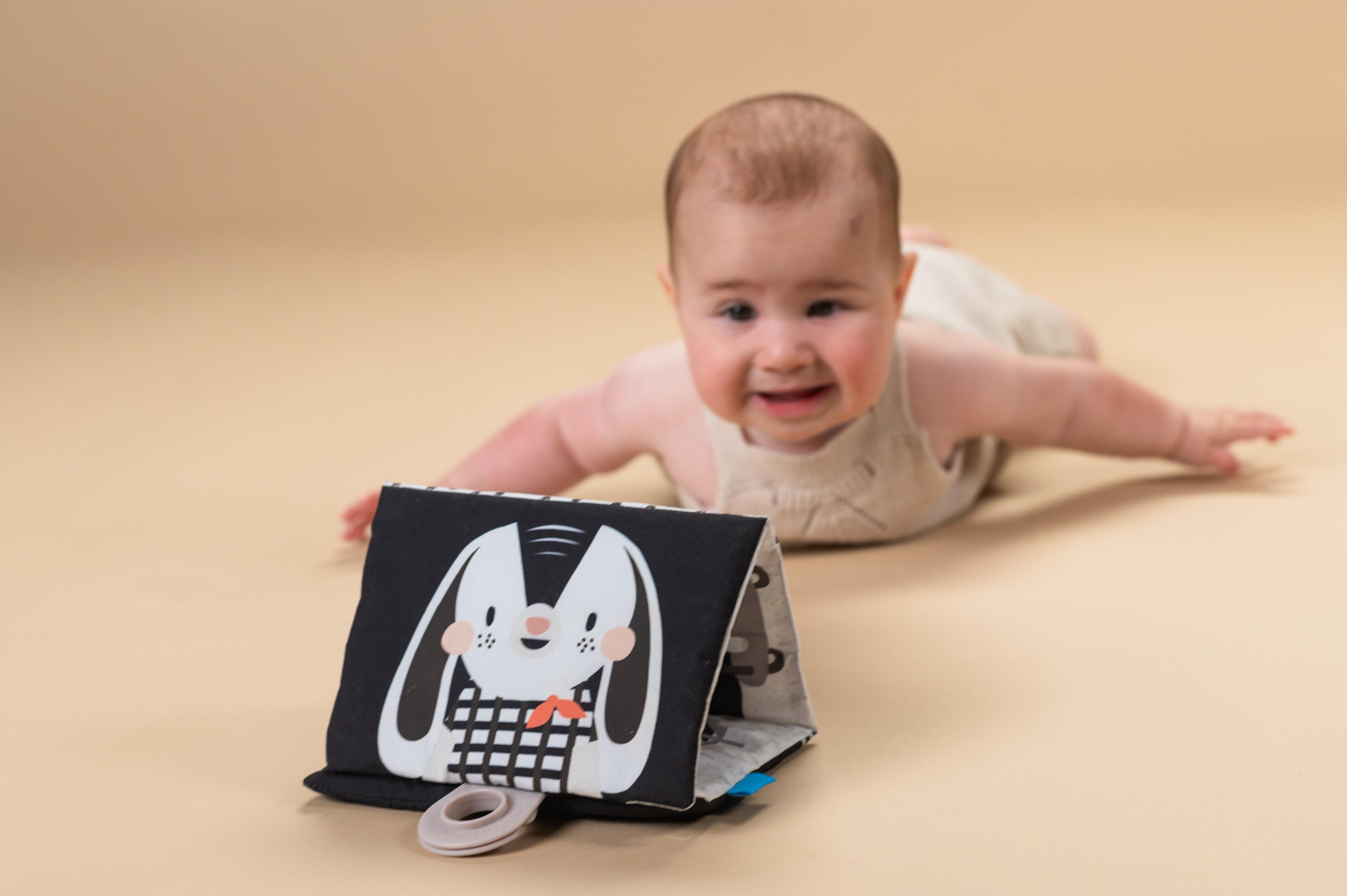 Kit para recién nacido en blanco y negro-2