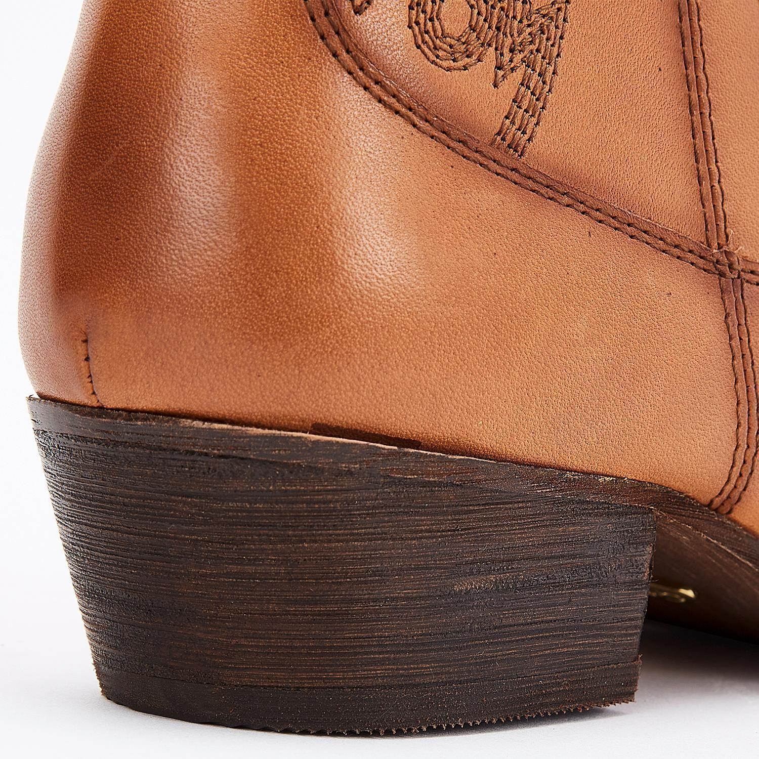 Botin  Ashley  Gacel  Camel  0659855-2