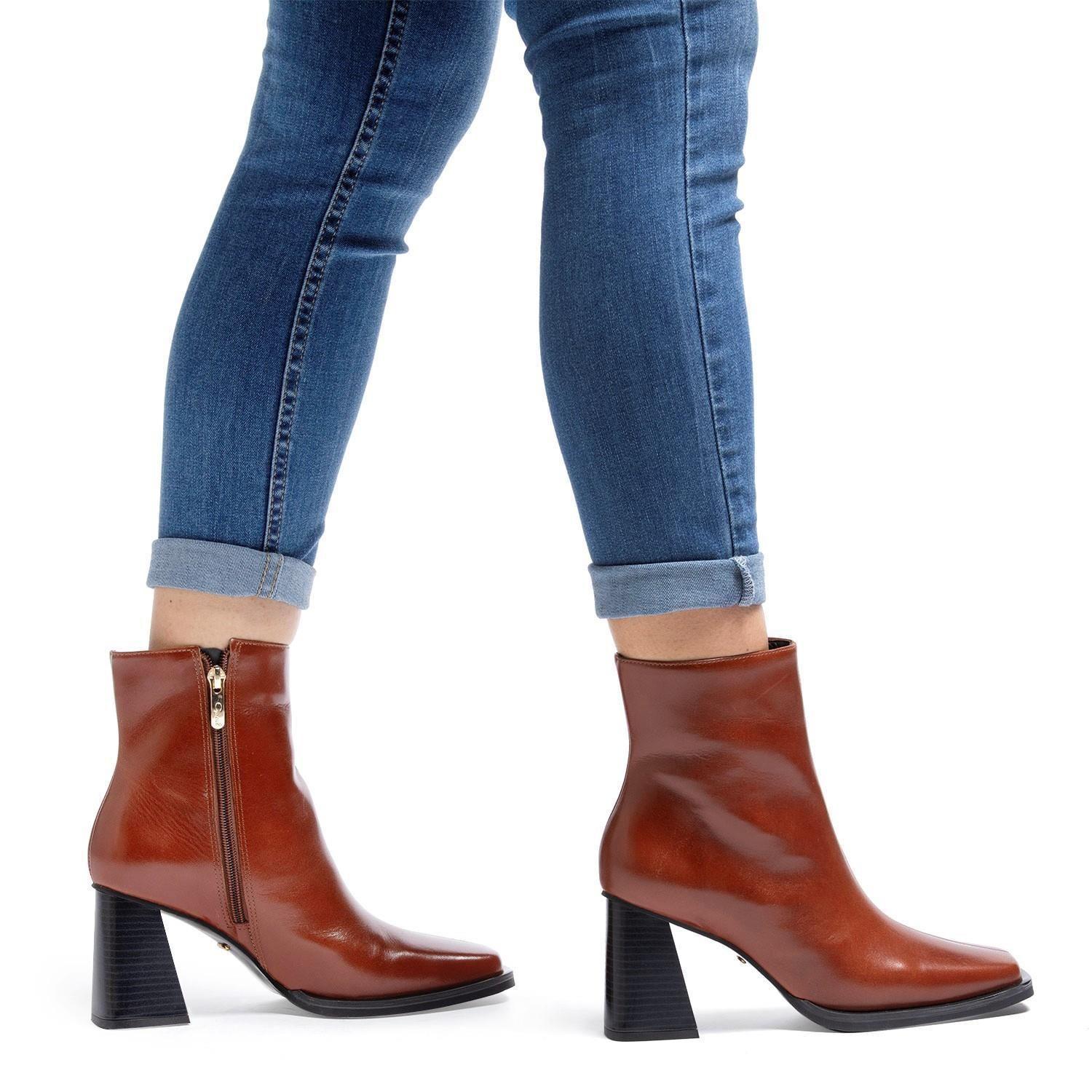 Botin  Francisca  Gacel  Tostado  0659221-1