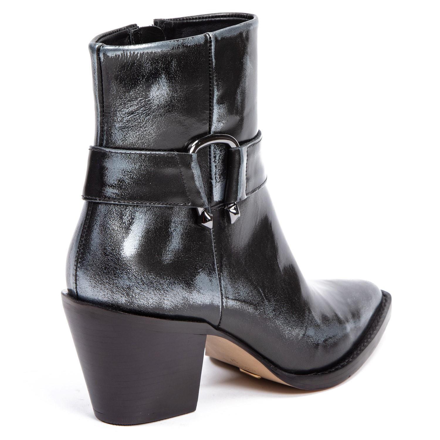 Botin  Teodora  Gacel  Acero  0659387-4