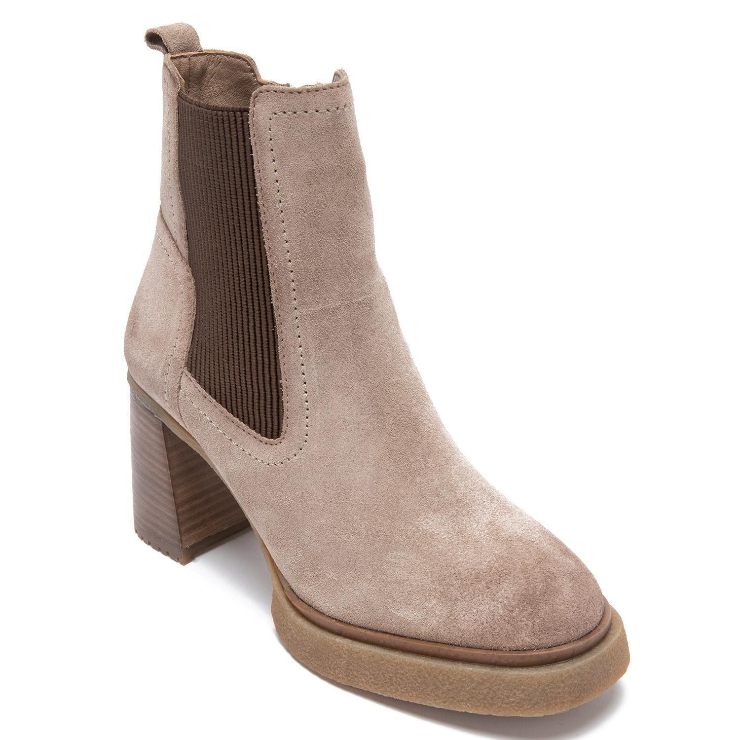 Botin  Pepa  Gacel  Arena  0659354-2