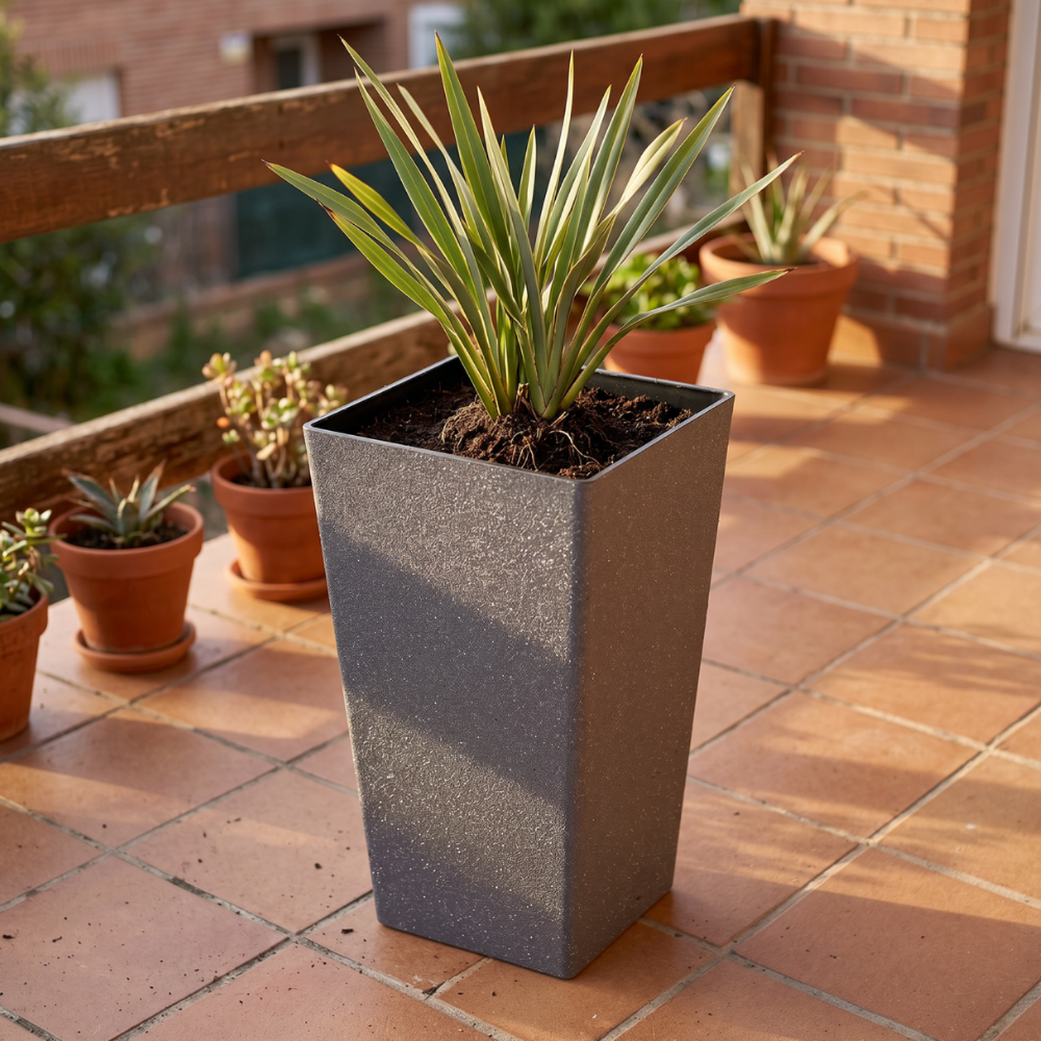 Macetero Plastico Alargado Premium Base Cuadrada Conica-3