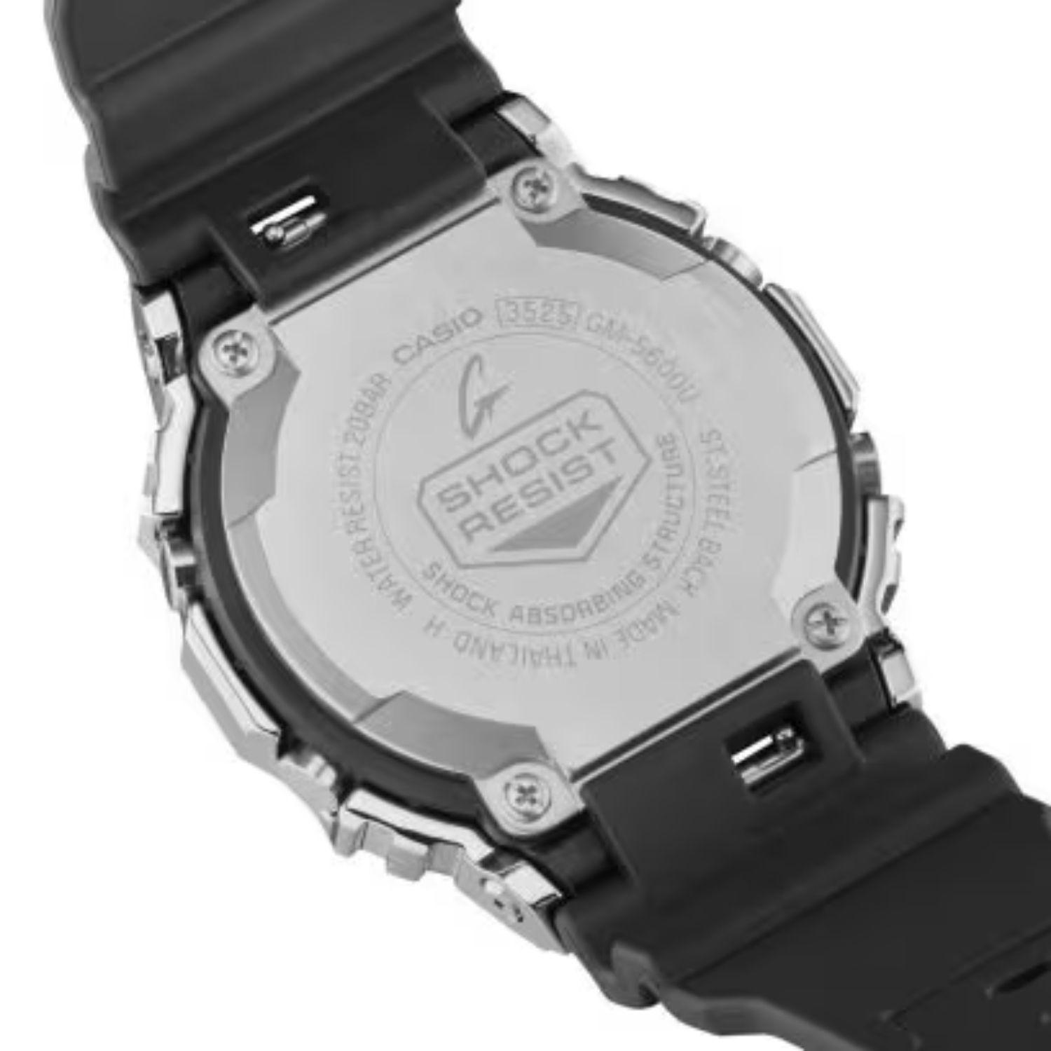 Reloj Casio GM-5600U-1DR Quartz Hombre-4