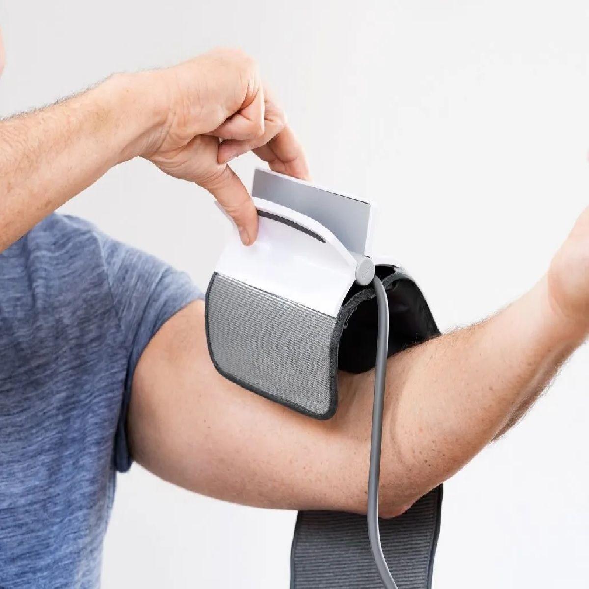 Toma Presión De Brazo Digital Con Easyclip Tensiómetro Beurer Bm 51-1