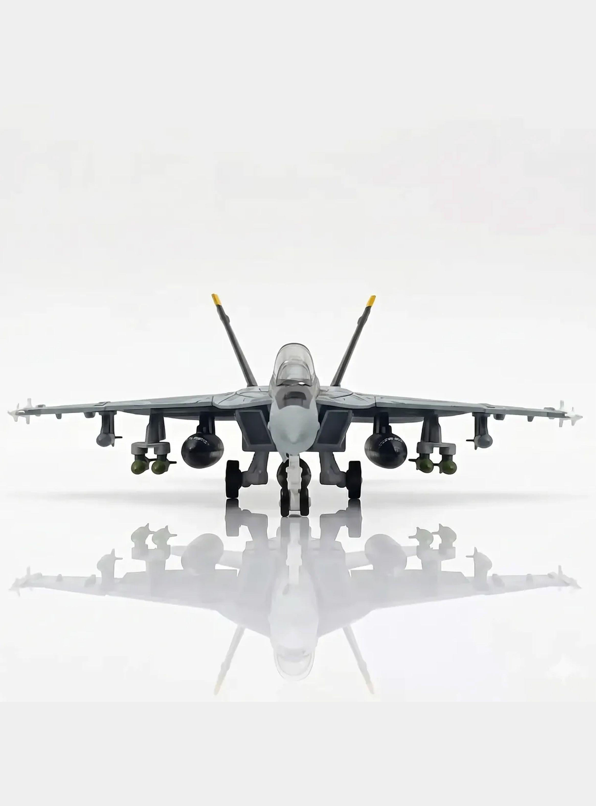 Modelo Avion Armable FA-18F Super Hornet Escala 1:100 Gris Modelismo-2