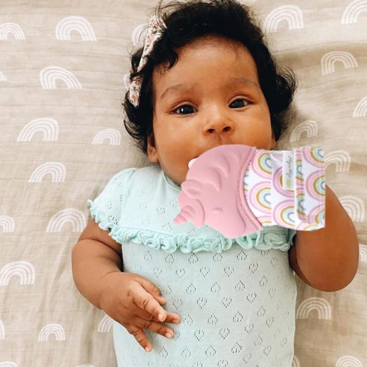 SET 3 MORDEDORES FORMA DE GUANTE RASCA ENCIAS BEBE LAU-6