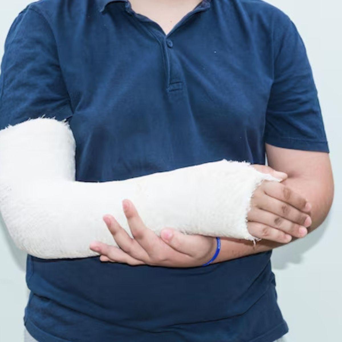 PACK 4 VENDAS DE YESO ESTERIL 20CMX 2,7M FRACTURAS LAU-9
