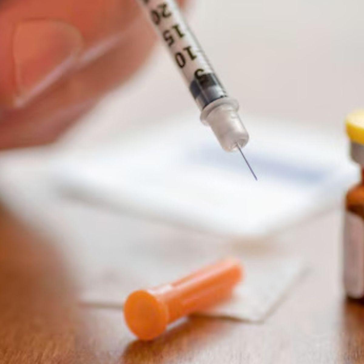 PACK JERINGA DE INSULINA 1 ML 100 PCS DESECHABLE LAU-8