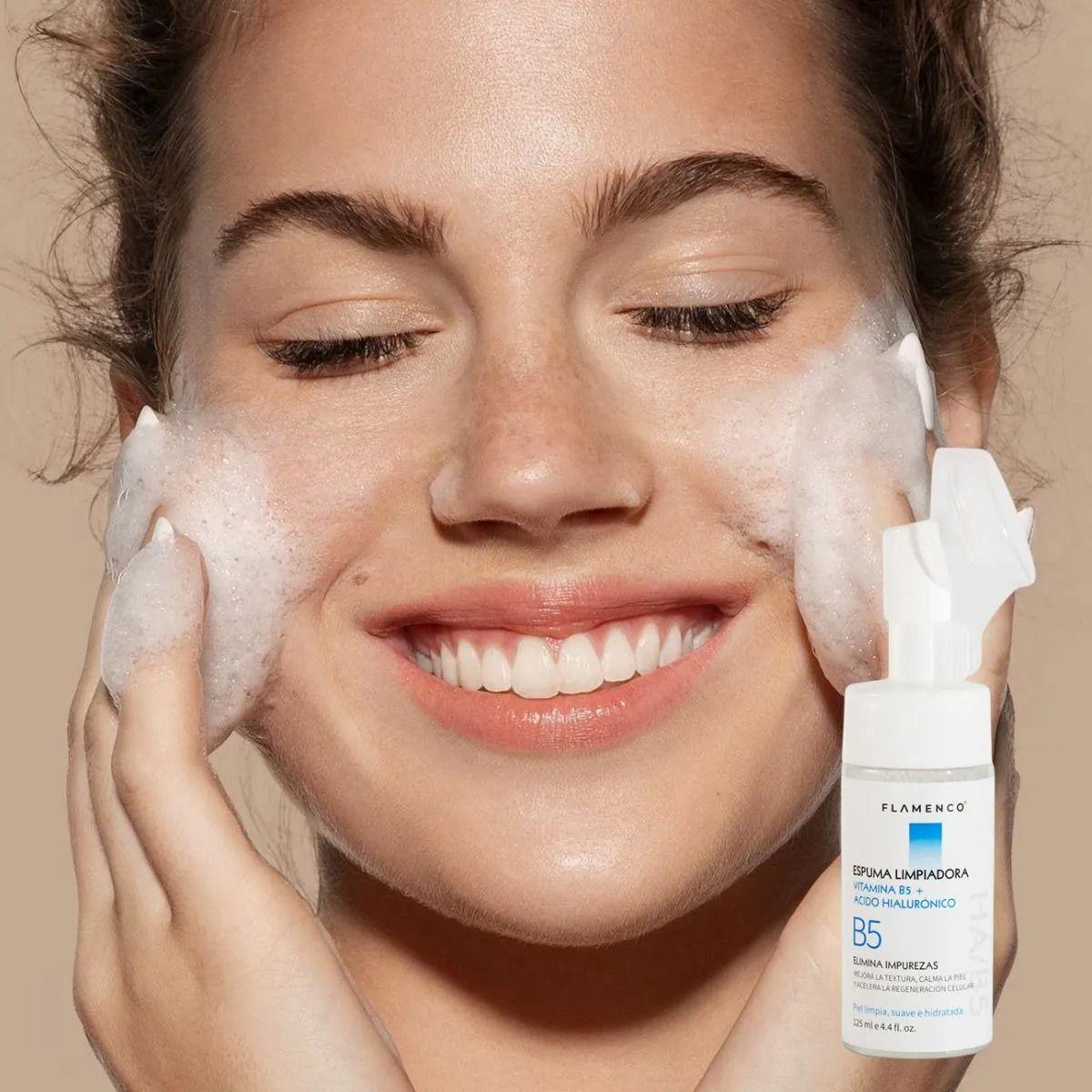 ESPUMA LIMPIADORA FACIAL VITAMINA B5 + ACIDO HIALURONICO LAU-7