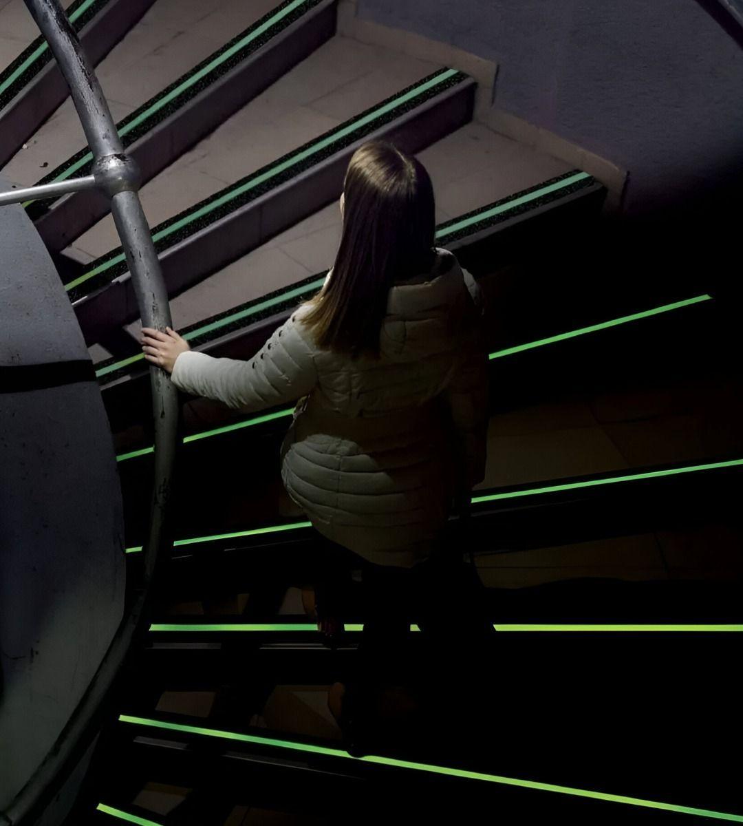 Cinta Seguridad Adhesiva Antideslizante Luminosa 15m Jhn-9