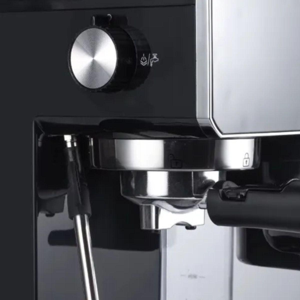 CAFETERA EXPRESO AUTOMATICA MOLINILLO ESPUMADOR LAU-5