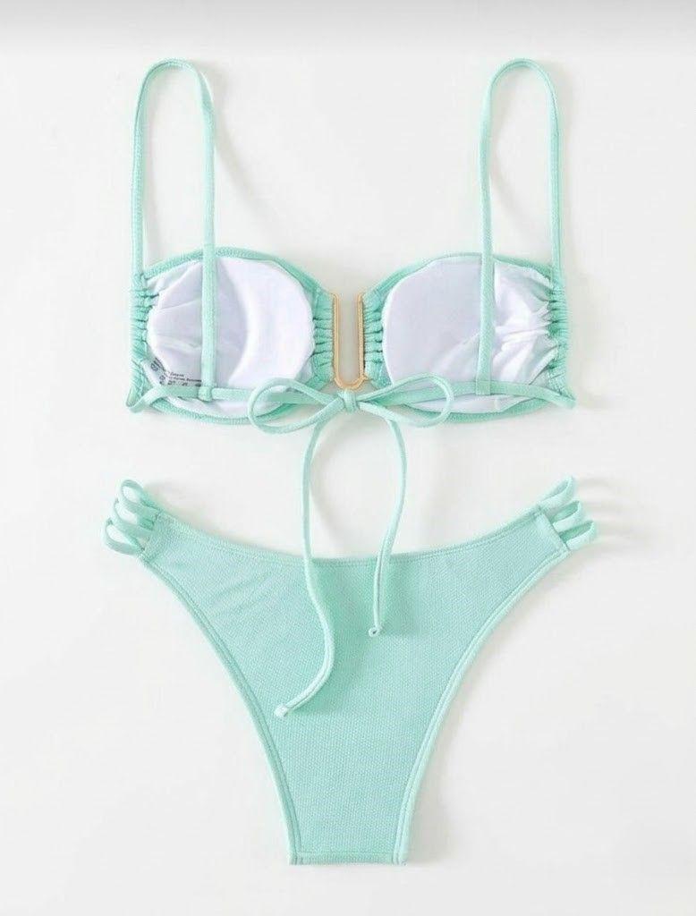 Bikini Verde Menta Texturizado con Detalle Dorado y Tiras Laterales-5