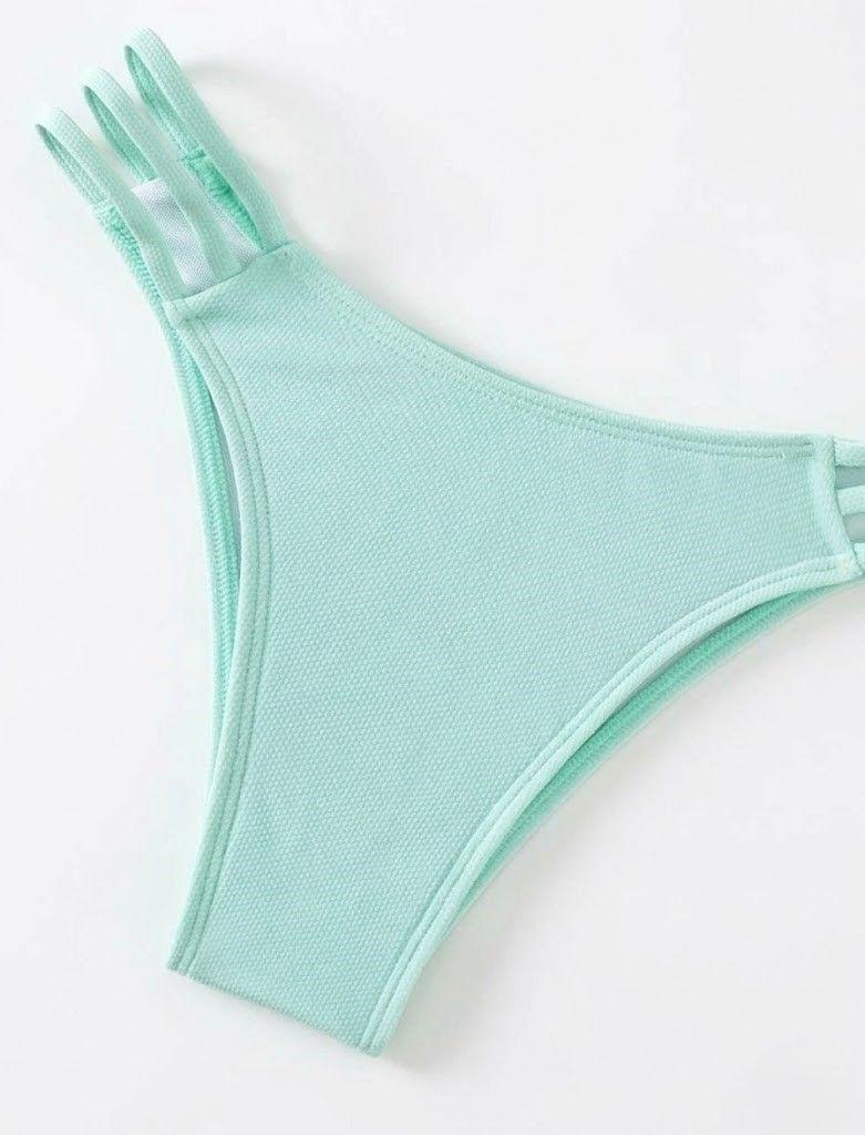 Bikini Verde Menta Texturizado con Detalle Dorado y Tiras Laterales-7