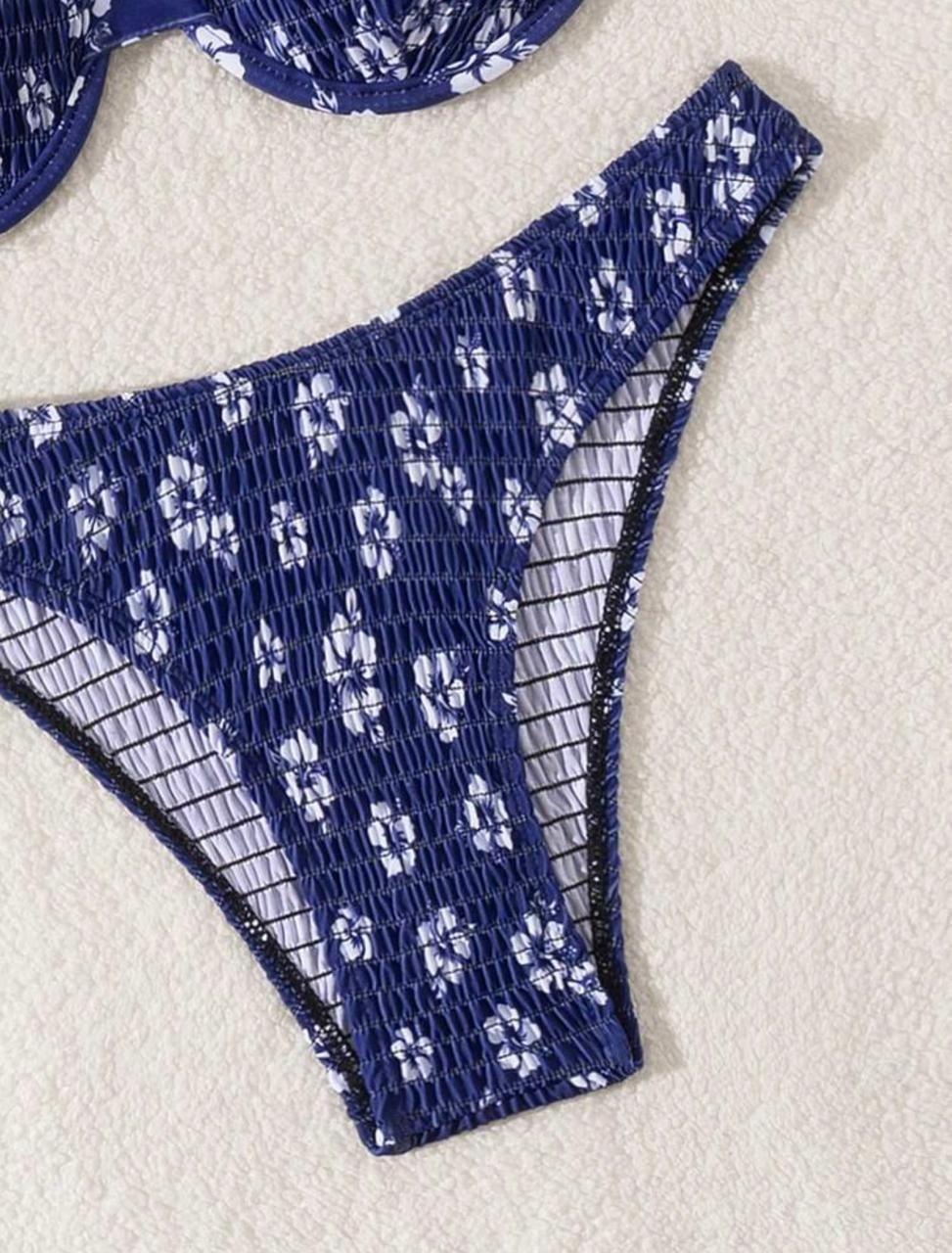 Bikini Dos Piezas Azul Marino Textura Tejido Fruncido y Estampado Floral-6