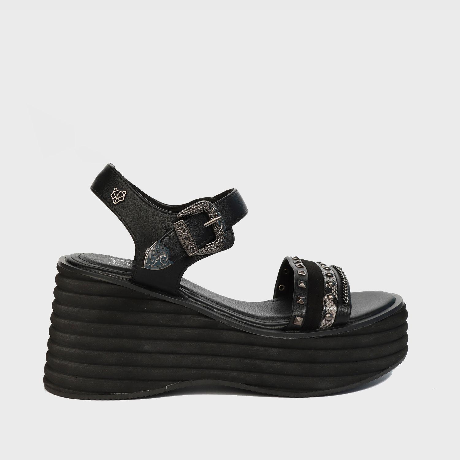 SANDALIA PLATAFORMA NEGRA 25210-0