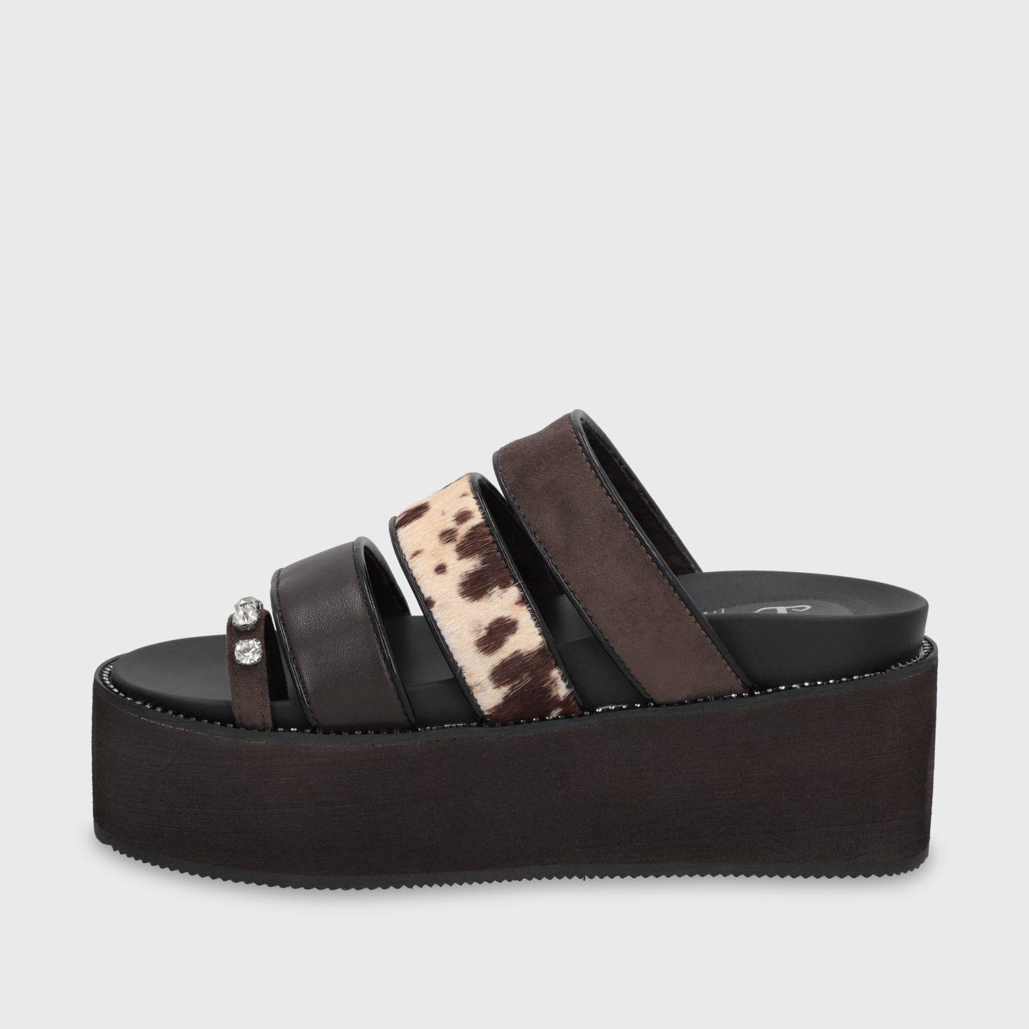 Sandalia Plataforma Café Mujer 15662 Gotta-3