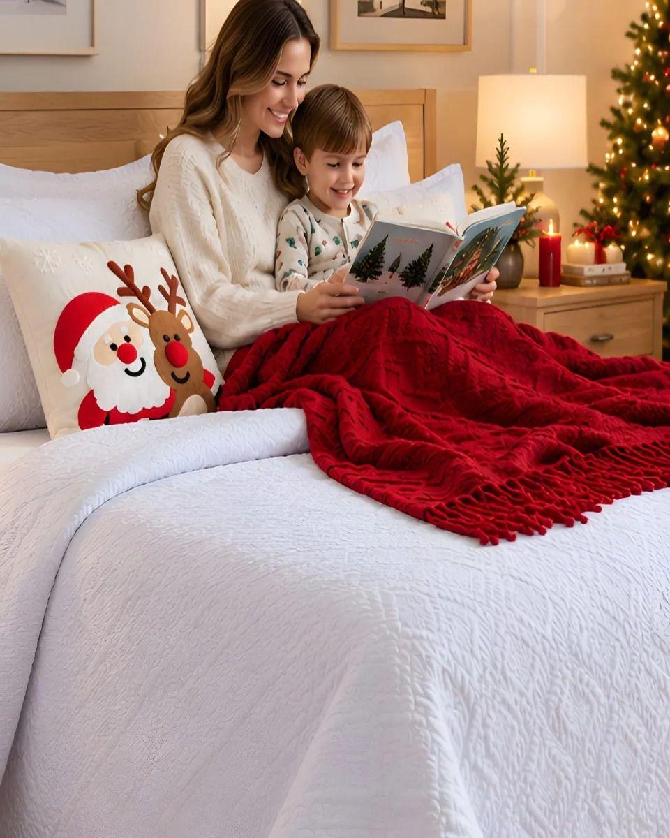Set de Cama Navideño con Cubrecamas y 2 Fundas de Cojin King m2-0