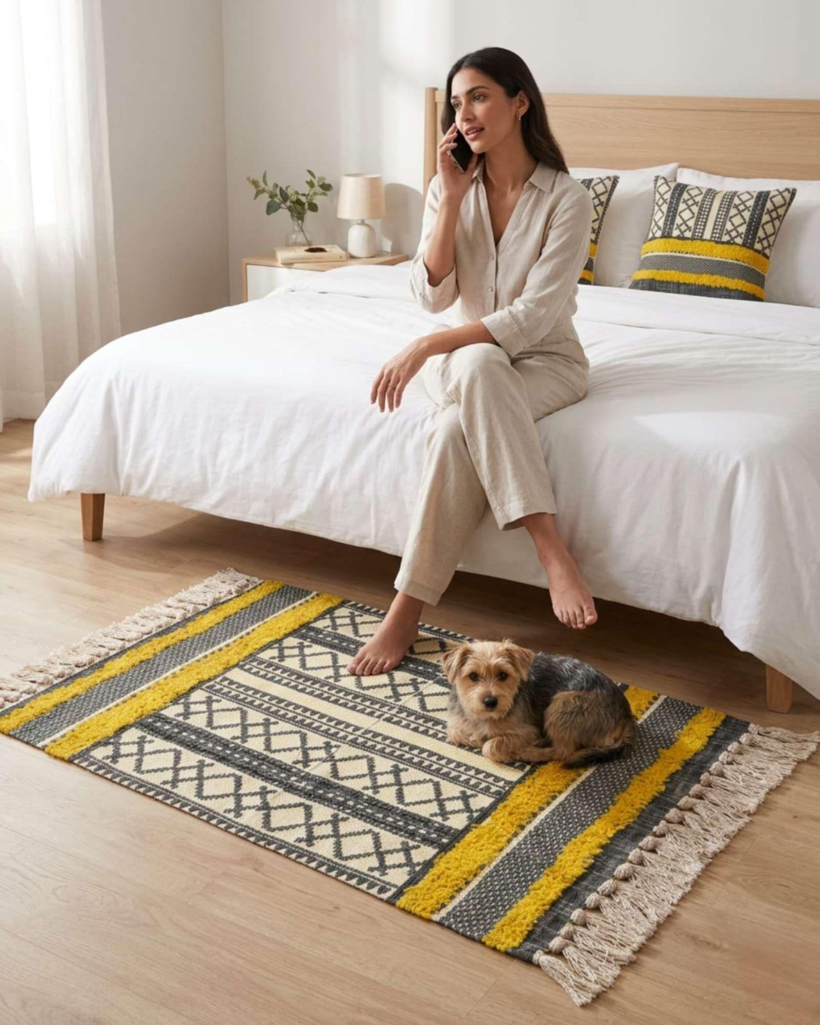 Pack Alfombra 60x90 cm + 2 Fundas de Cojín con Bordado Tufting y Flecos A3-3