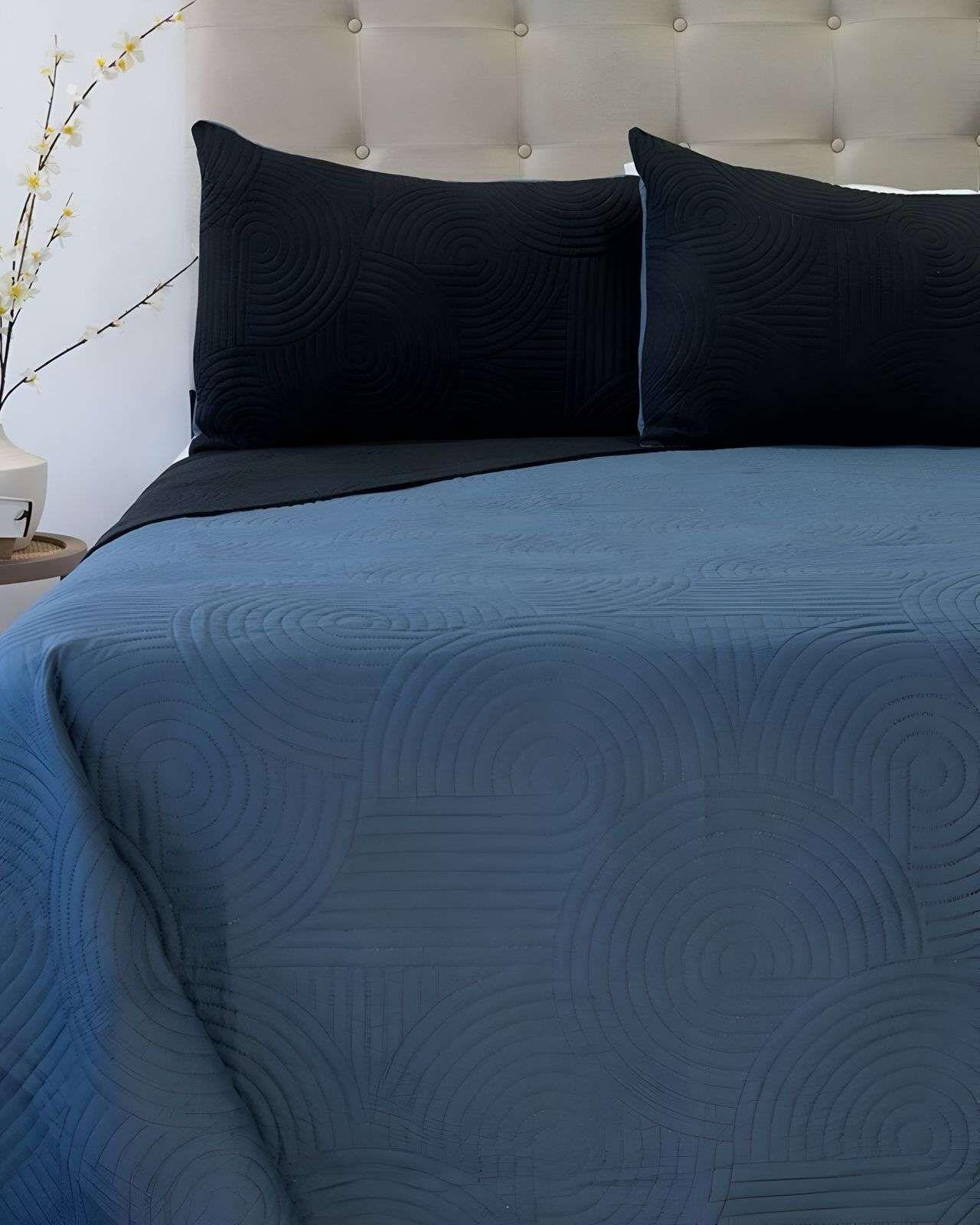 Quilt  Bicolor King Doral MAS 2 ALMOHADAS DE REGALO 06-2