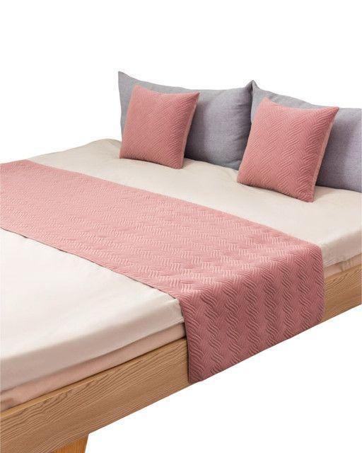 JUEGO DE PIECERA DE CAMA MAS 2 COJIN CON FUNDAS MODELO PLUSH ROSADO-2