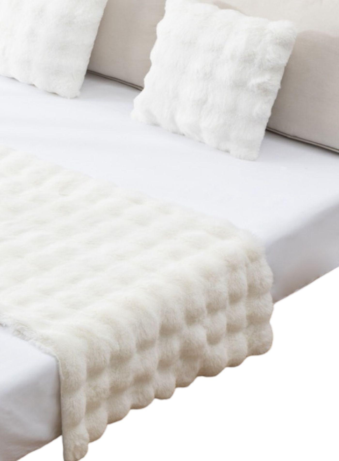 PIECERA DE CAMA ELEGANTE EXTRA SUAVE SIN FUNDAS TH20-1