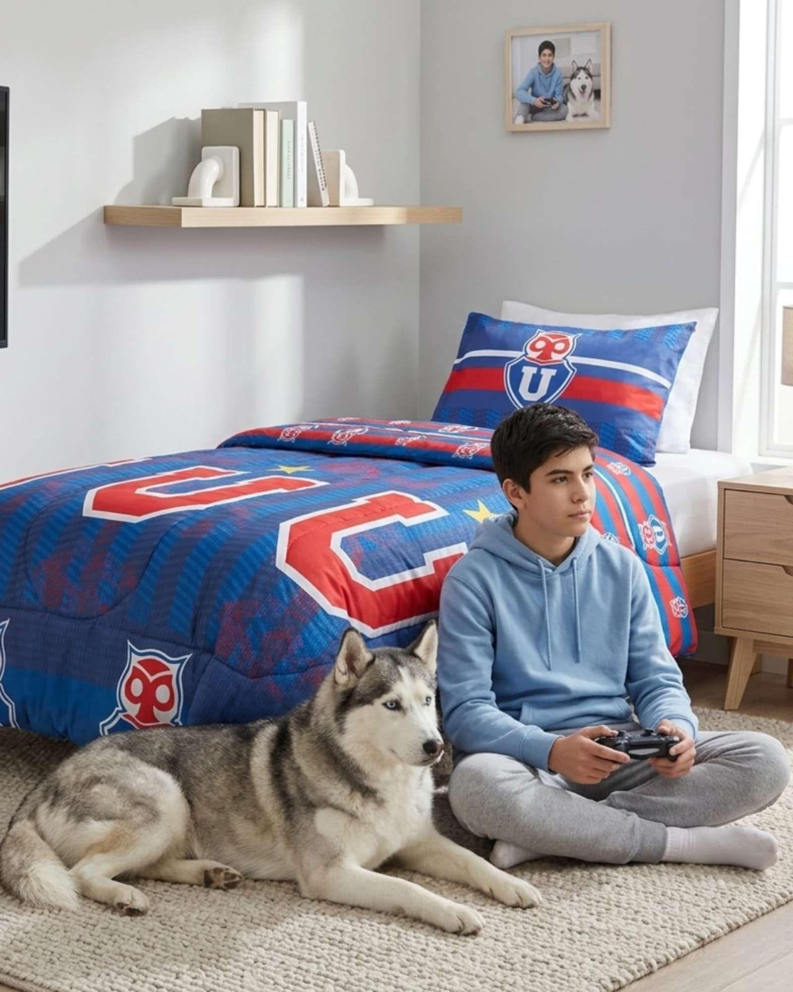 Plumón Universidad de Chile 1.5 Plazas Diseño Escudo Gigante color azul-3