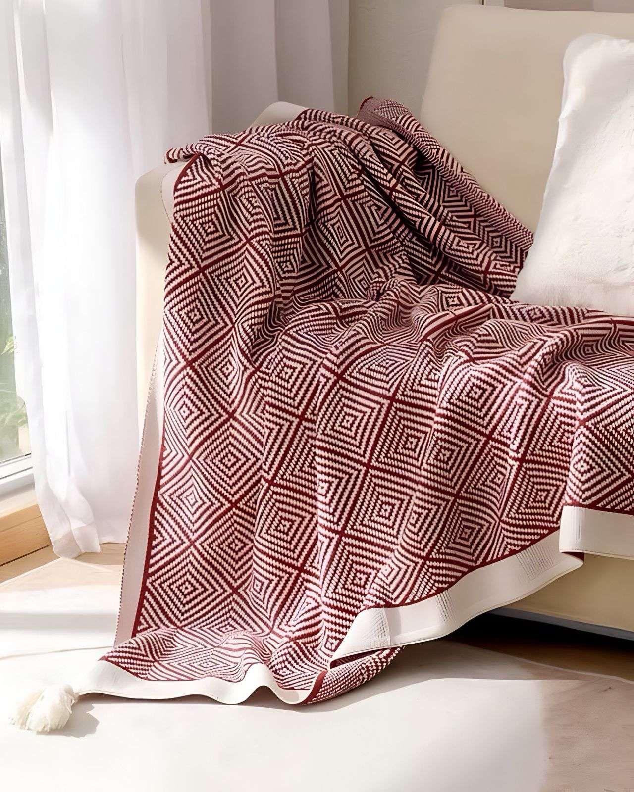 Mantas para sofas camas u oficinas con pompon 130x150 cm Burdeo-2
