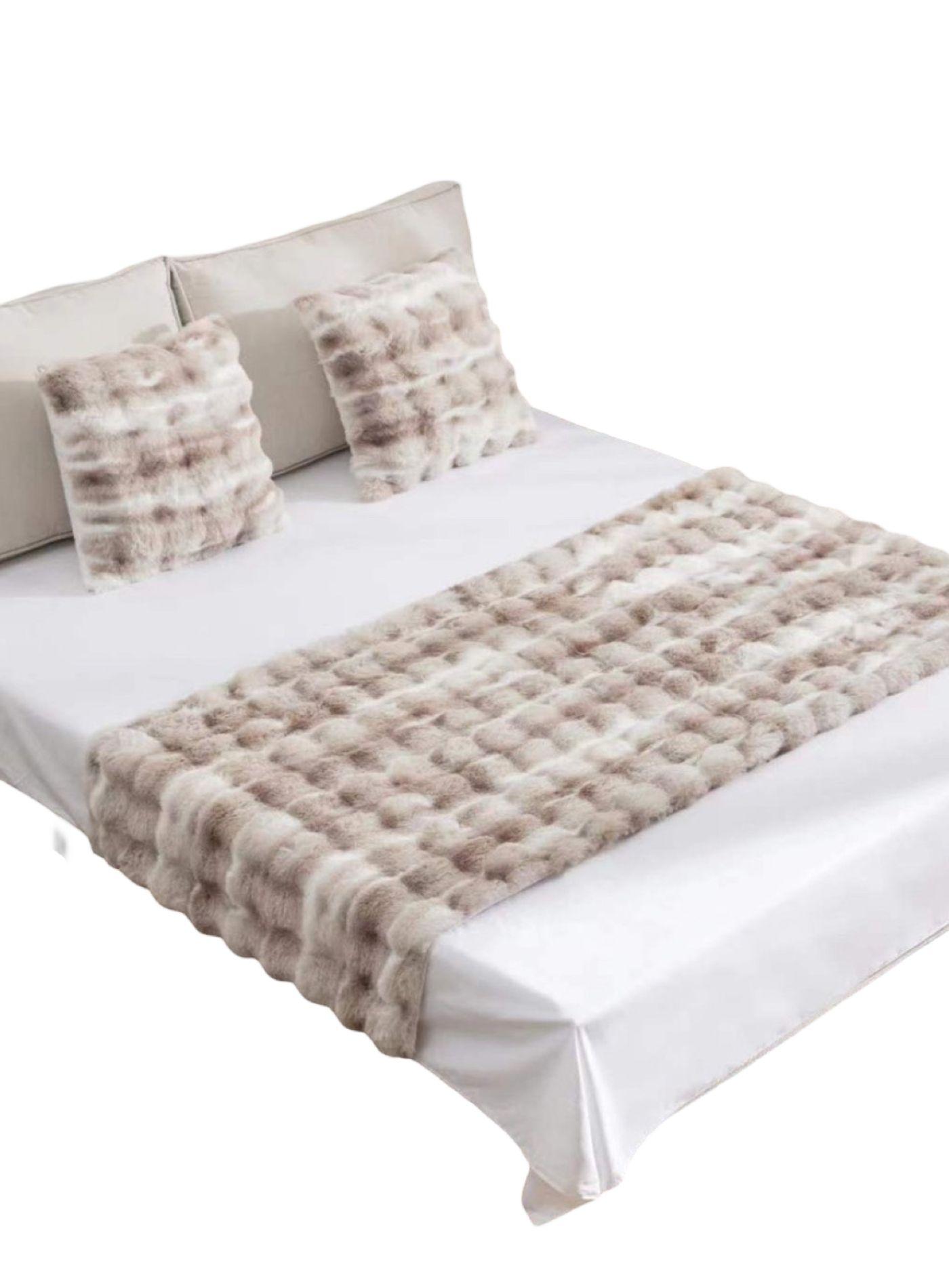 PIECERA DE CAMA ELEGANTE EXTRA SUAVE SIN FUNDAS TH22-0