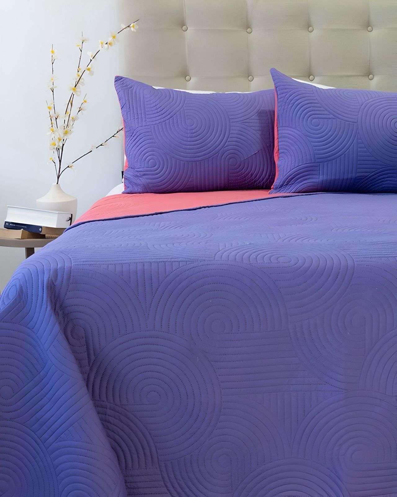 Quilt  Bicolor King Doral MAS 2 ALMOHADAS DE REGALO 07-3