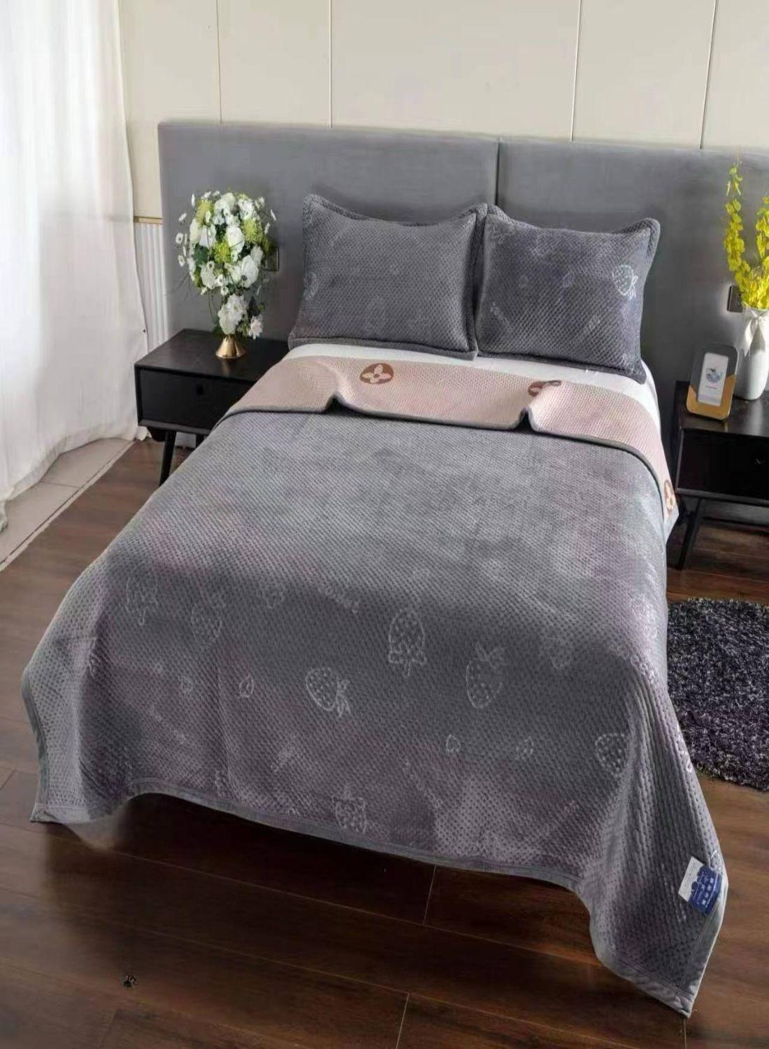 CUBRECAMA QUILT CON TELA PLUSH VERANO - INVIERNO-0