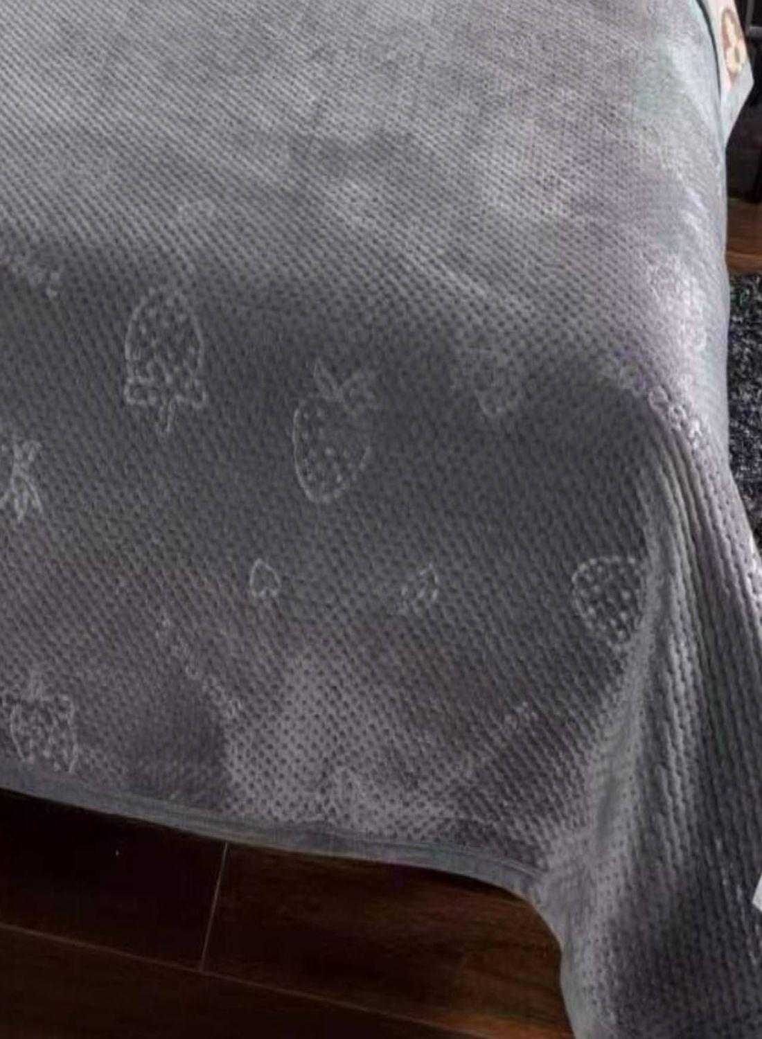 CUBRECAMA QUILT CON TELA PLUSH VERANO - INVIERNO-1