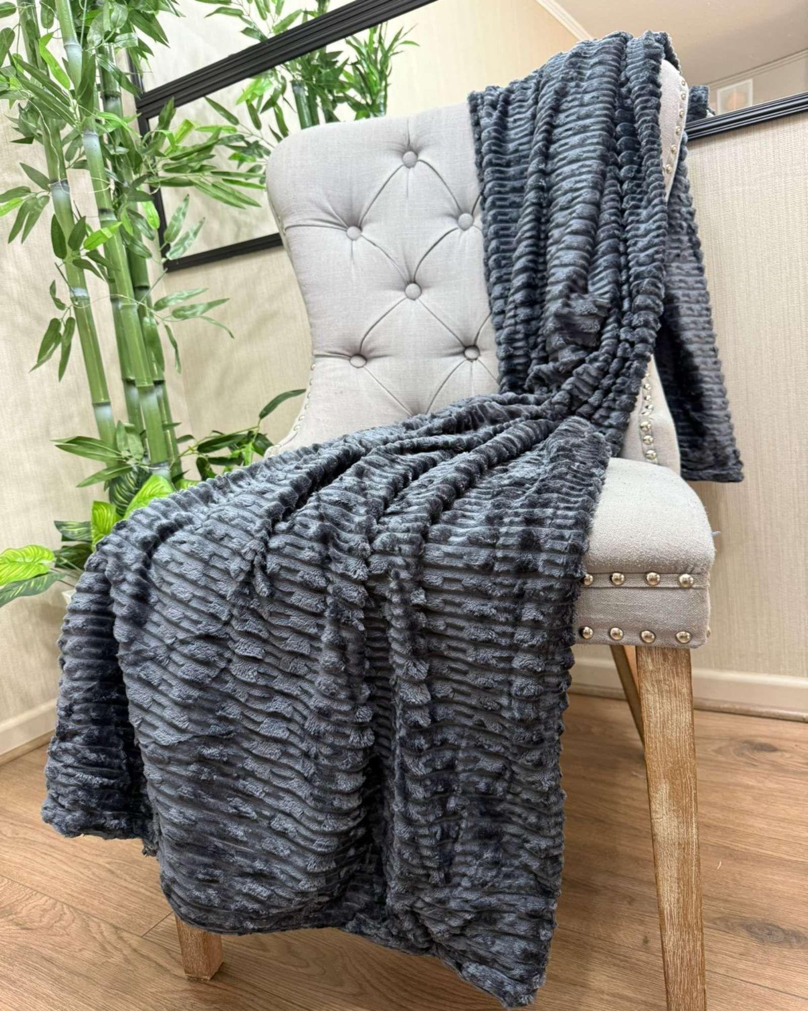 FRAZADAS MANTA PLUSH 2 PLAZA 200 X 230 GRIS OSCURO-3