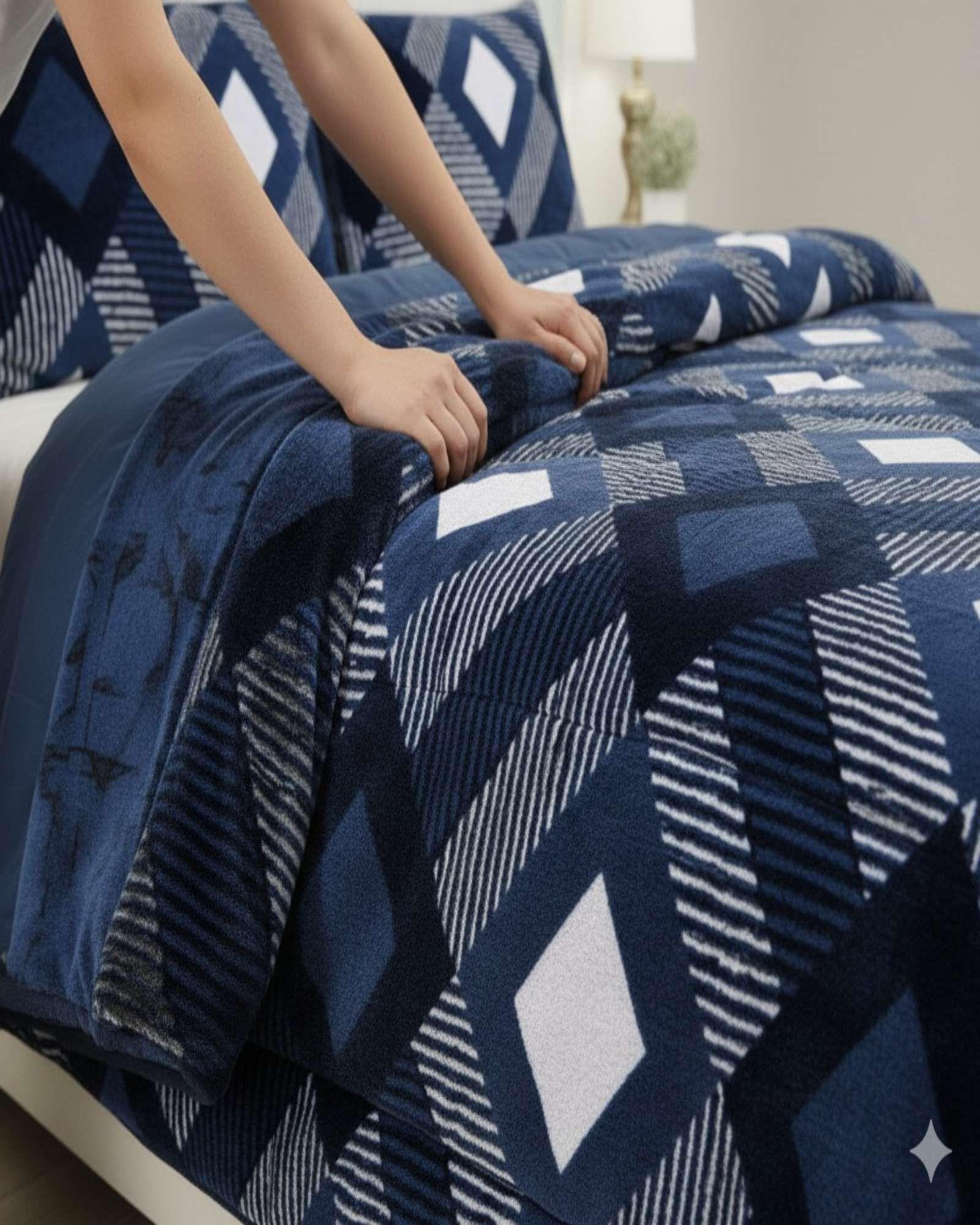 Cubrecama Premium Plush y Chiporro - azul King-2