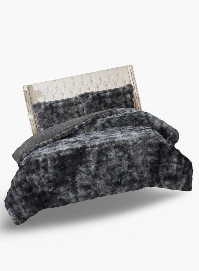 CUBRECAMA GRUESO TEXTURIZADO CON CHIPORRO -1