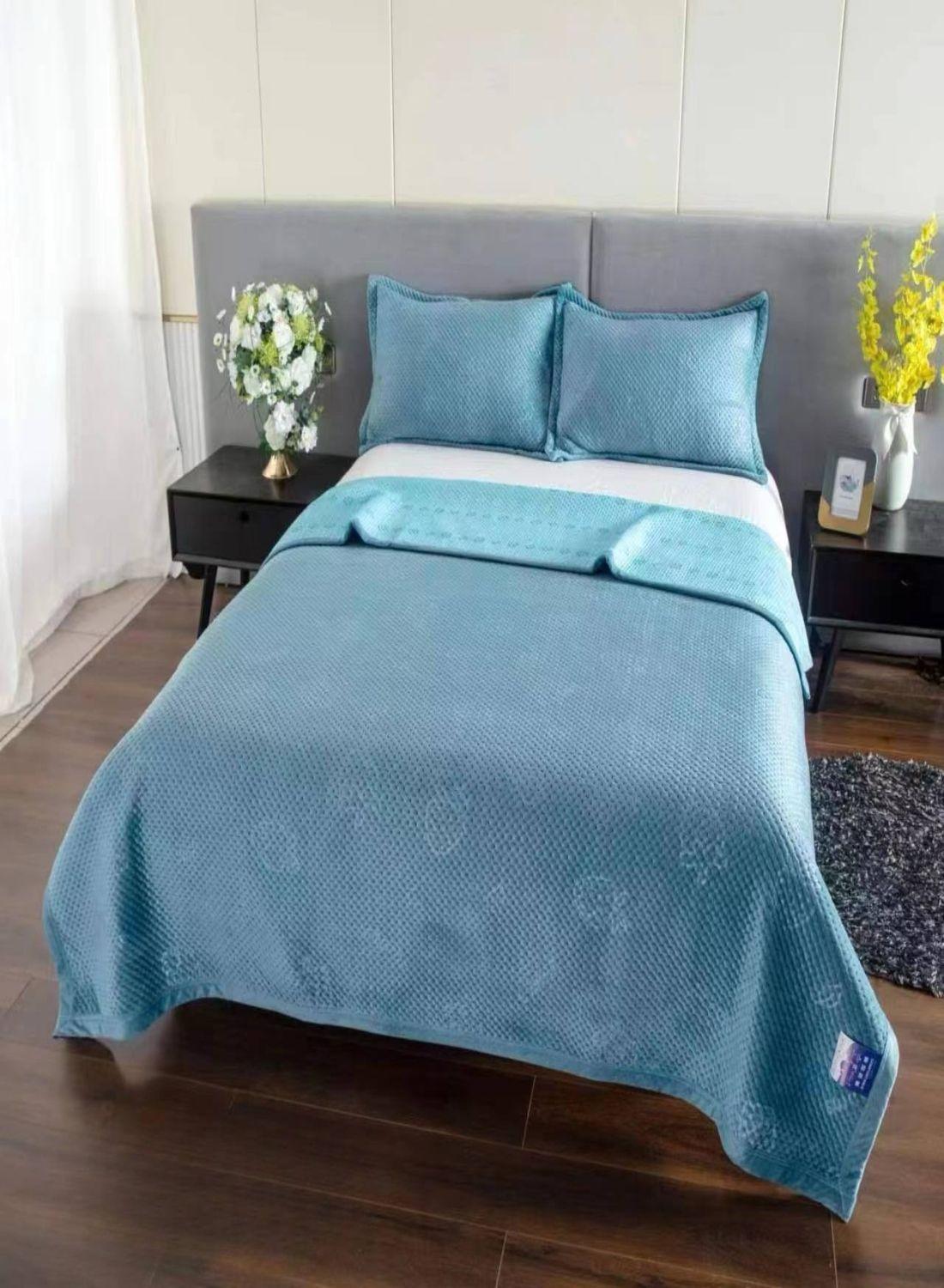 CUBRECAMA QUILT CON TELA PLUSH VERANO - INVIERNO-0