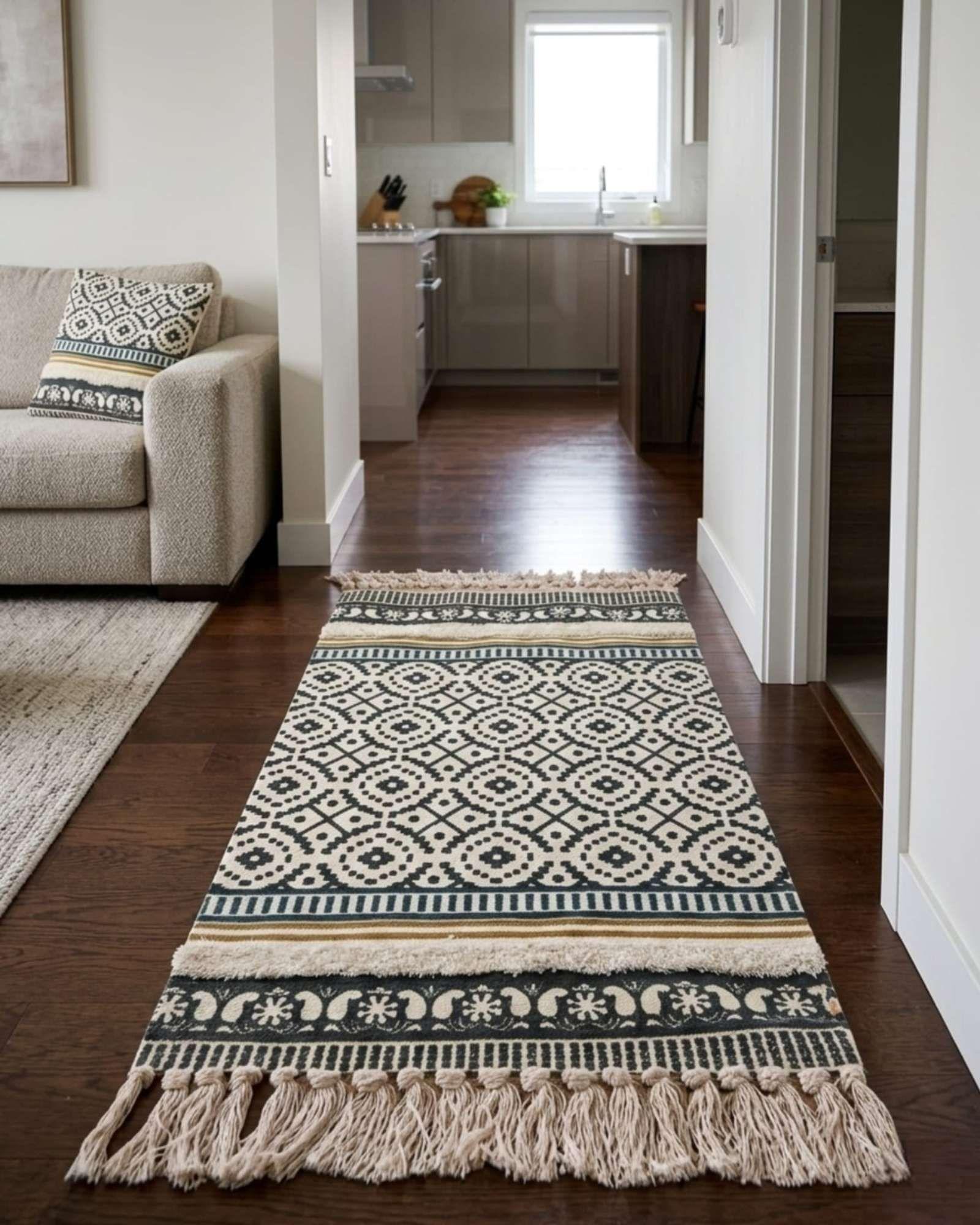 Pack Alfombra 60x90 cm + 2 Fundas de Cojín con Bordado Tufting y Flecos A4-3