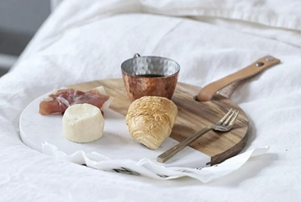 Tabla de Queso Redonda Marmol y Madera-1