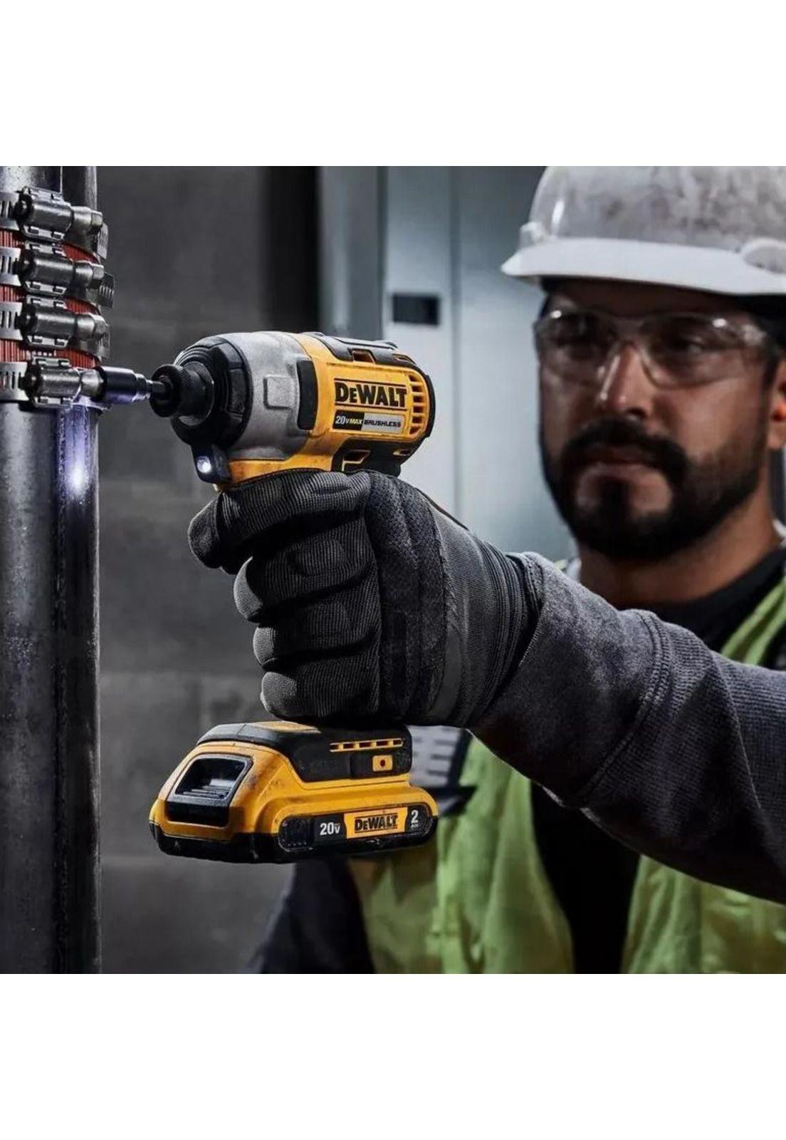 ATORNILLADOR INLAMBRICO DE IMPACTO DEWALT 6.35MM 20V 2 BATERIAS 1.5 AH  +CARGA + MALETA-7